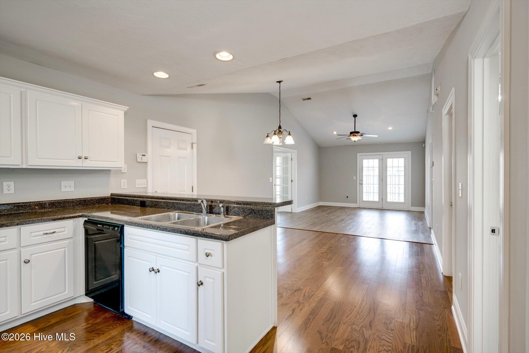 205 Orchard Way Property Photo 6