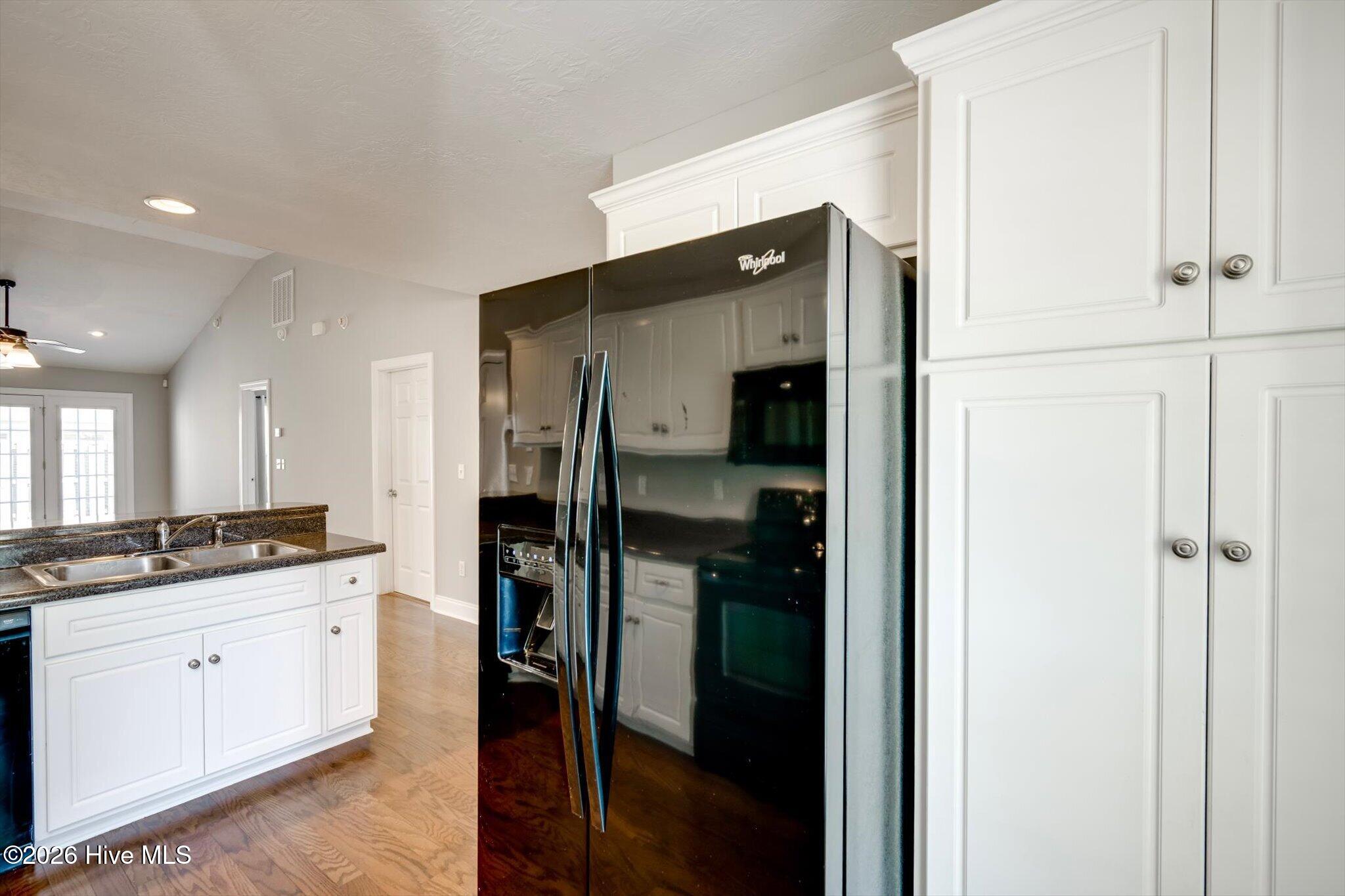 205 Orchard Way Property Photo 7