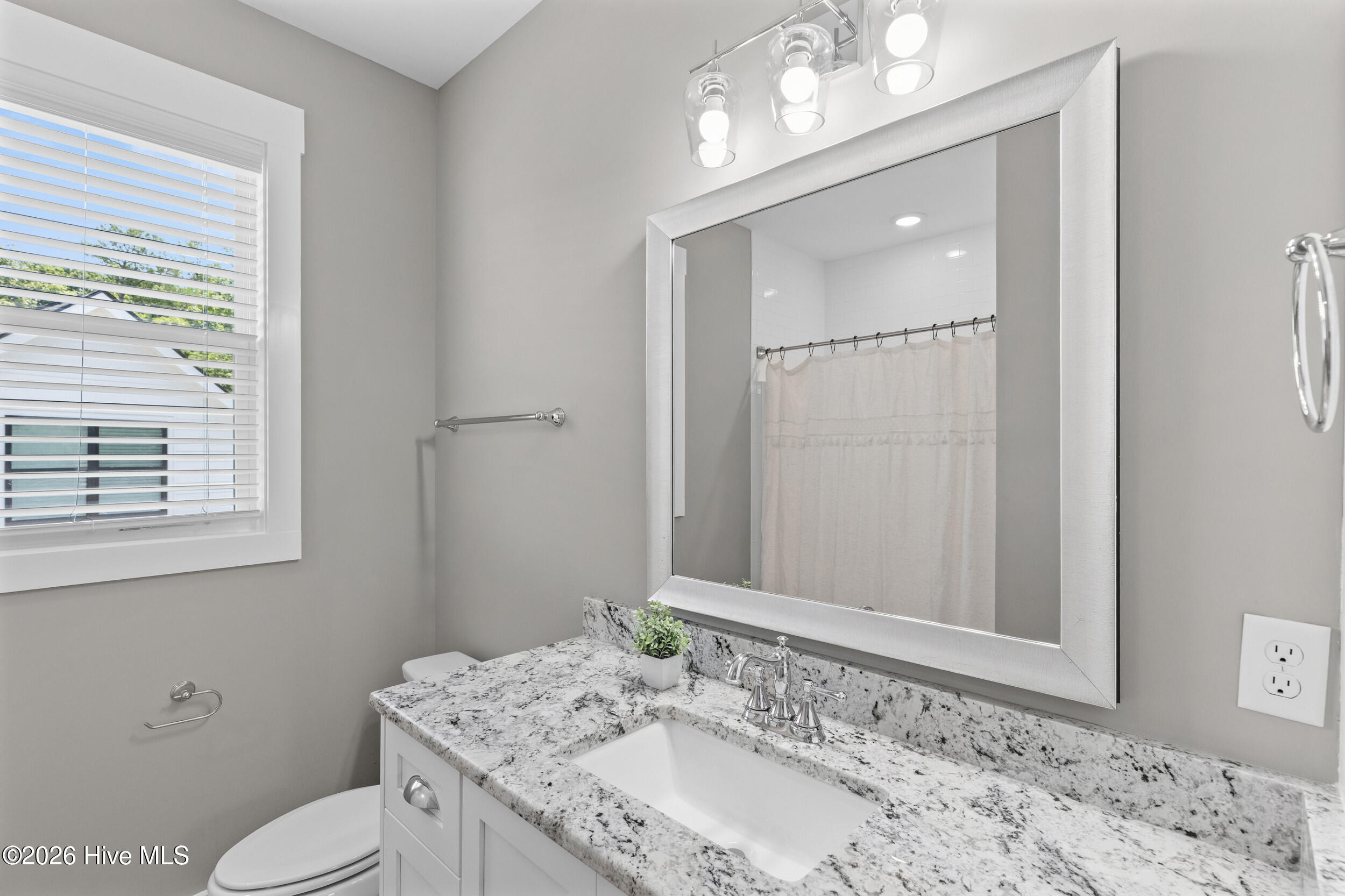 205 Hornsby Lane Property Photo 40