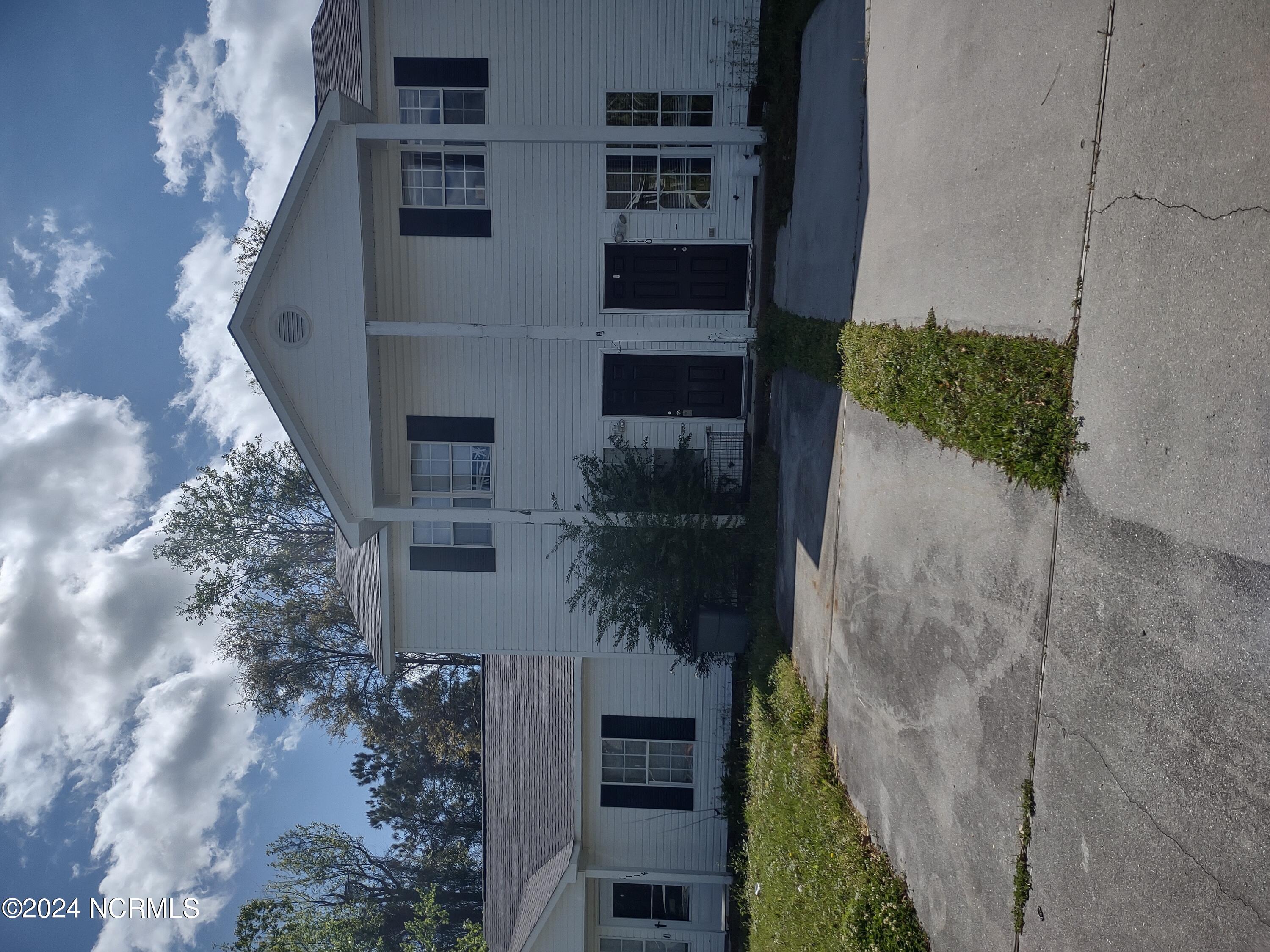 1112 Pueblo Drive Property Photo 1