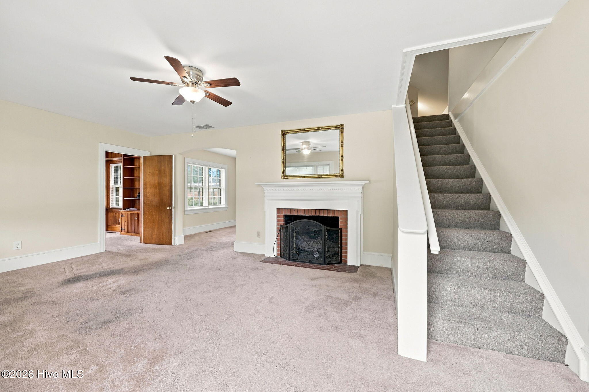 403 N Front Street Property Photo 6