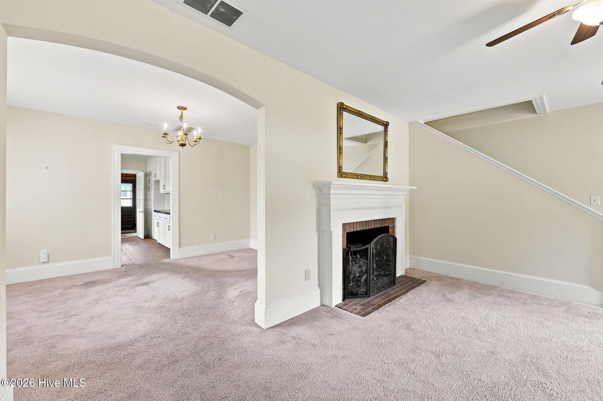 403 N Front Street Property Photo 8