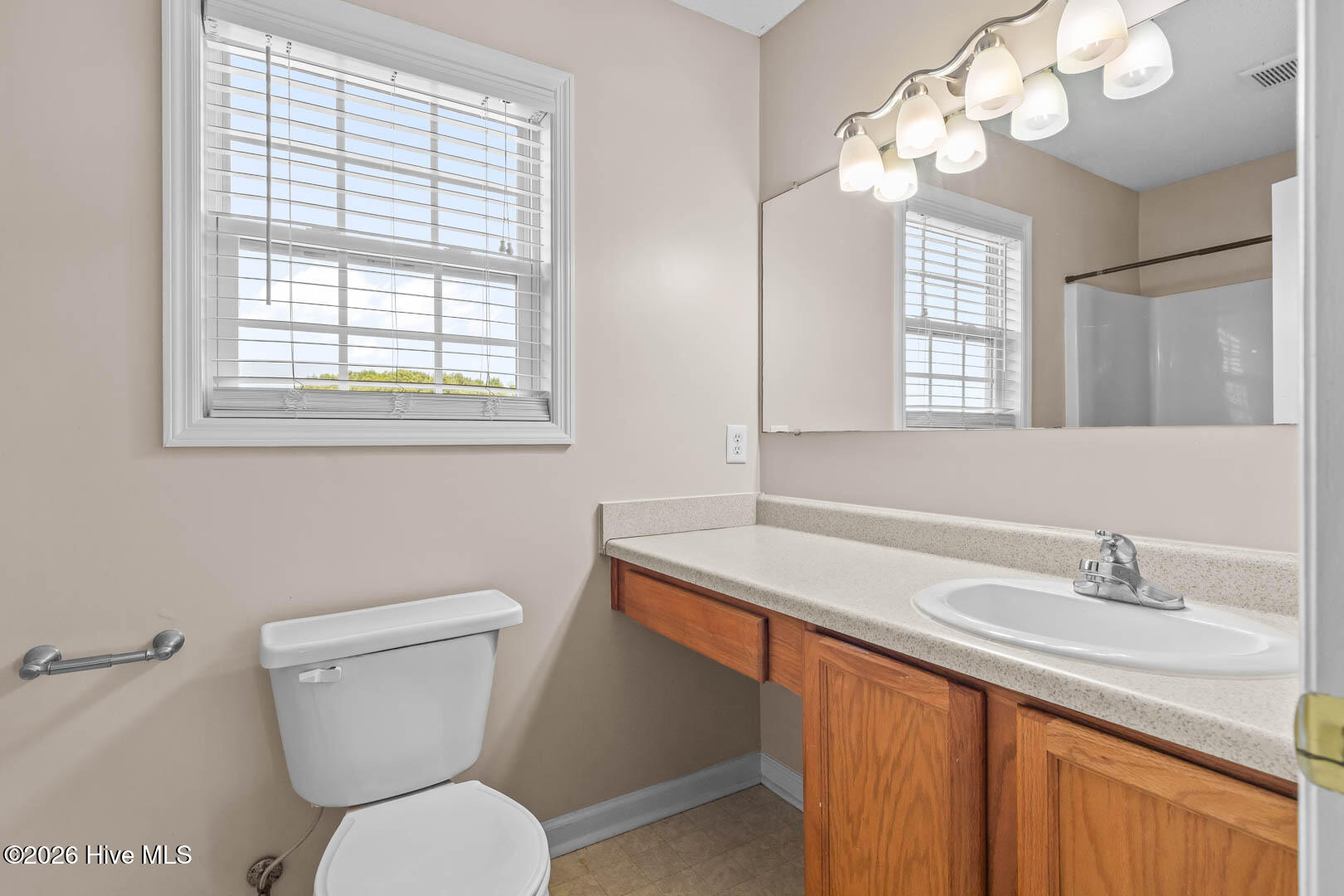303 Mann Street Property Photo 27