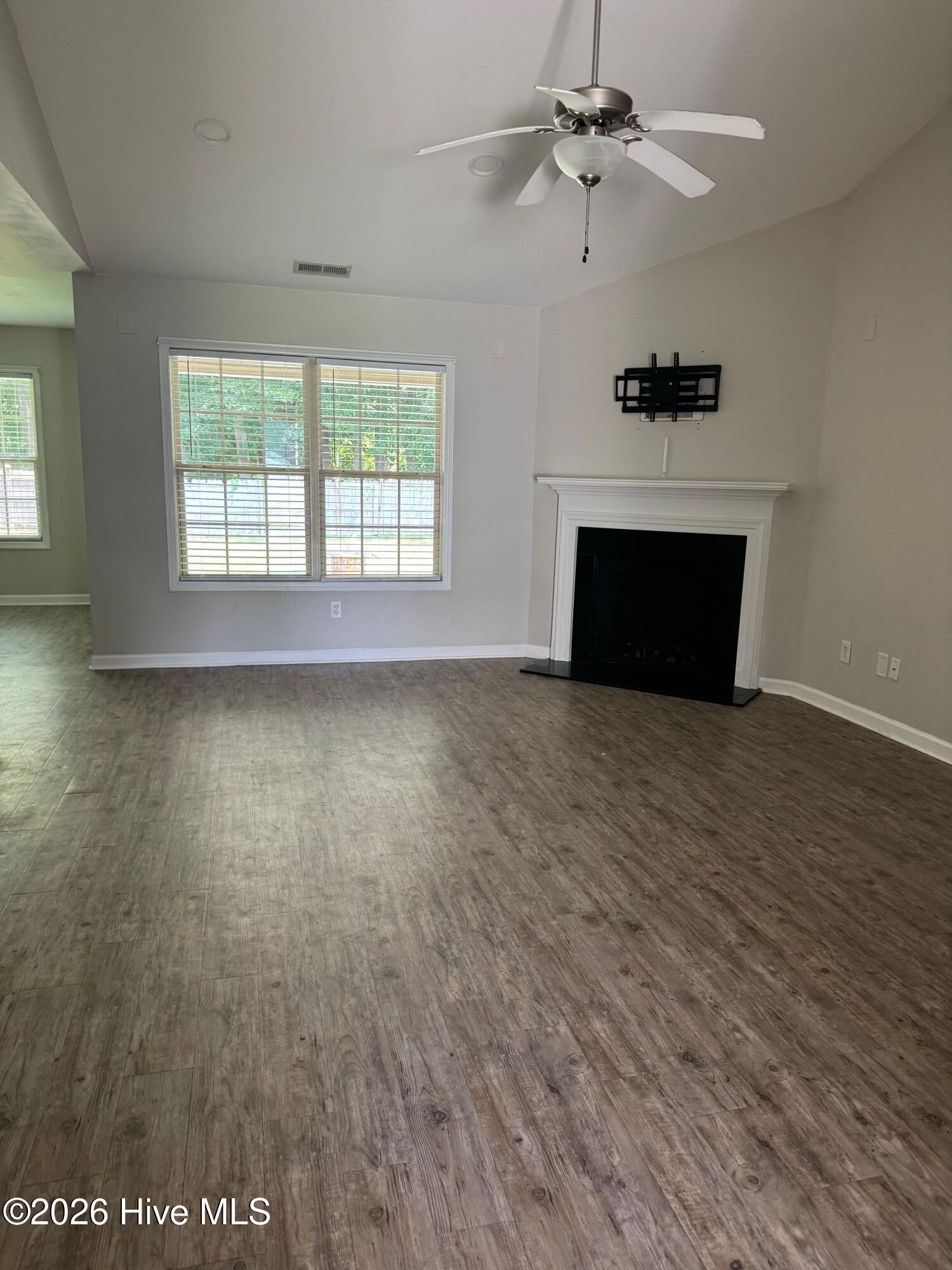 303 Tuscan Court Property Photo 16