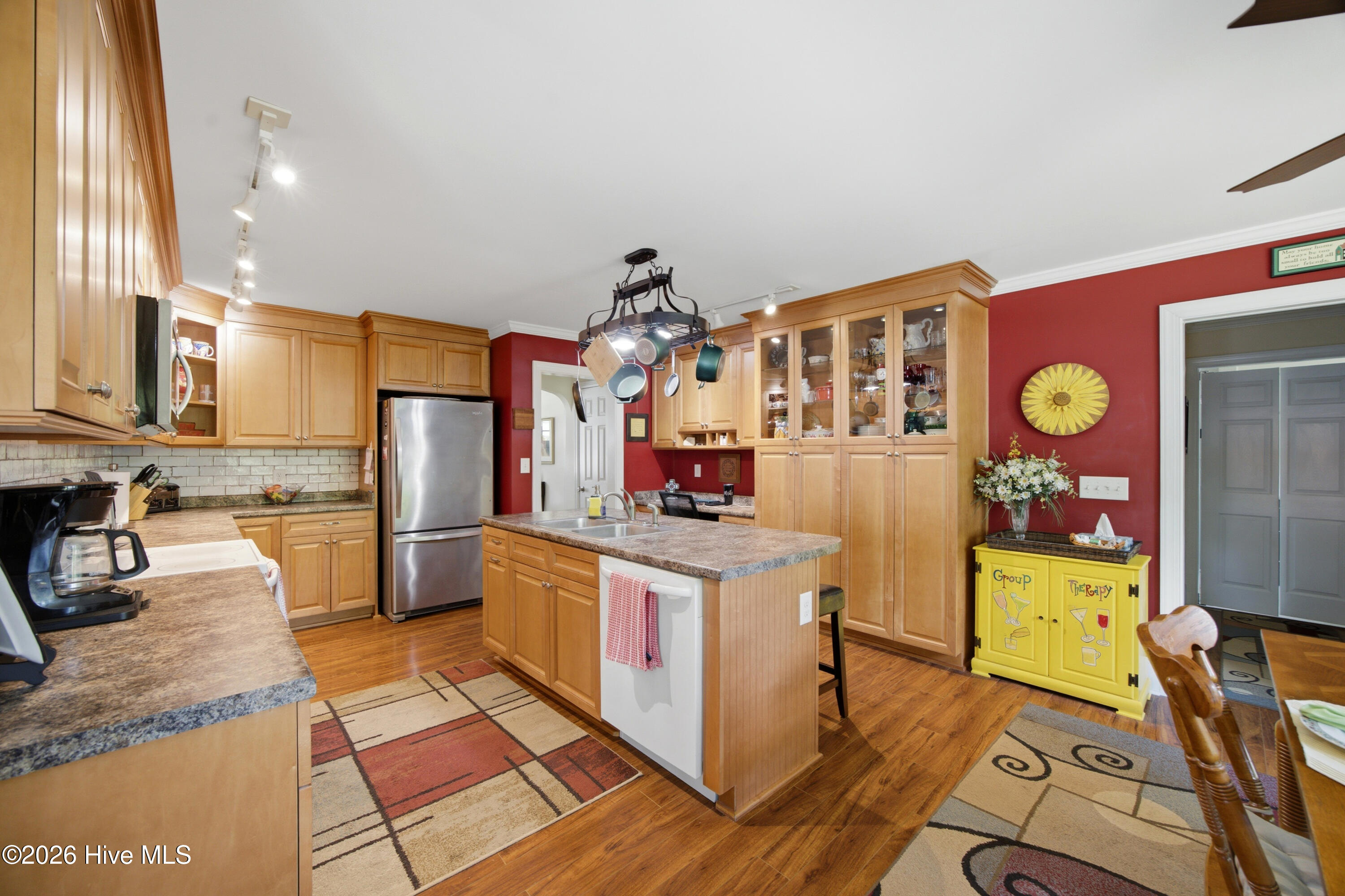1301 N Poplar Street Property Photo 3