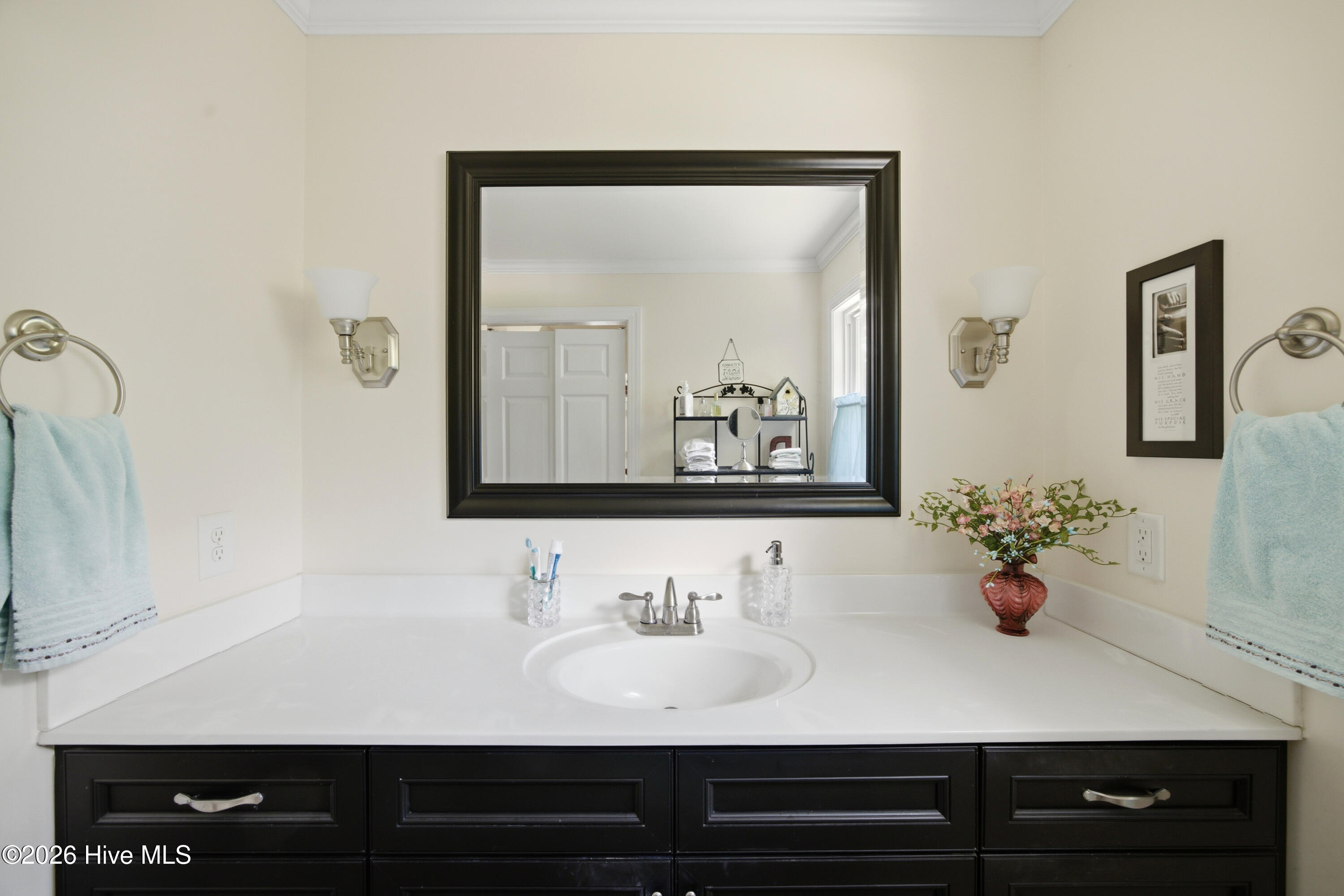 1301 N Poplar Street Property Photo 9