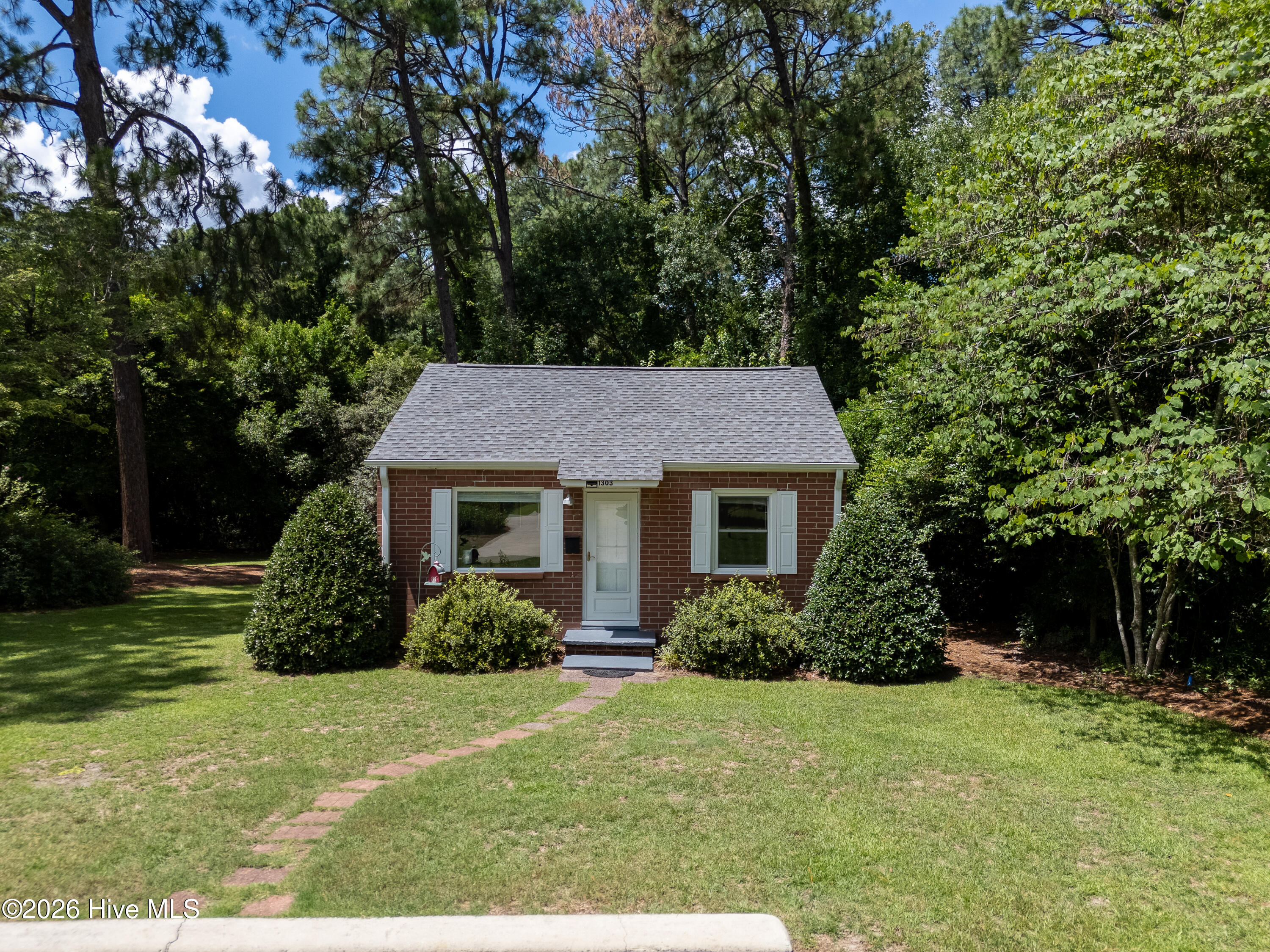 1301 N Poplar Street Property Photo 27
