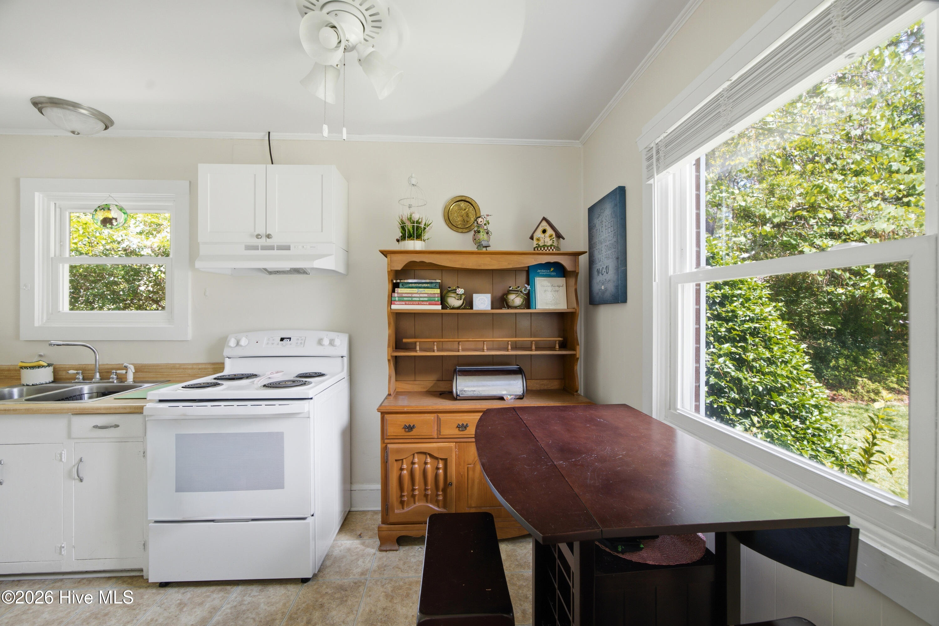 1301 N Poplar Street Property Photo 30