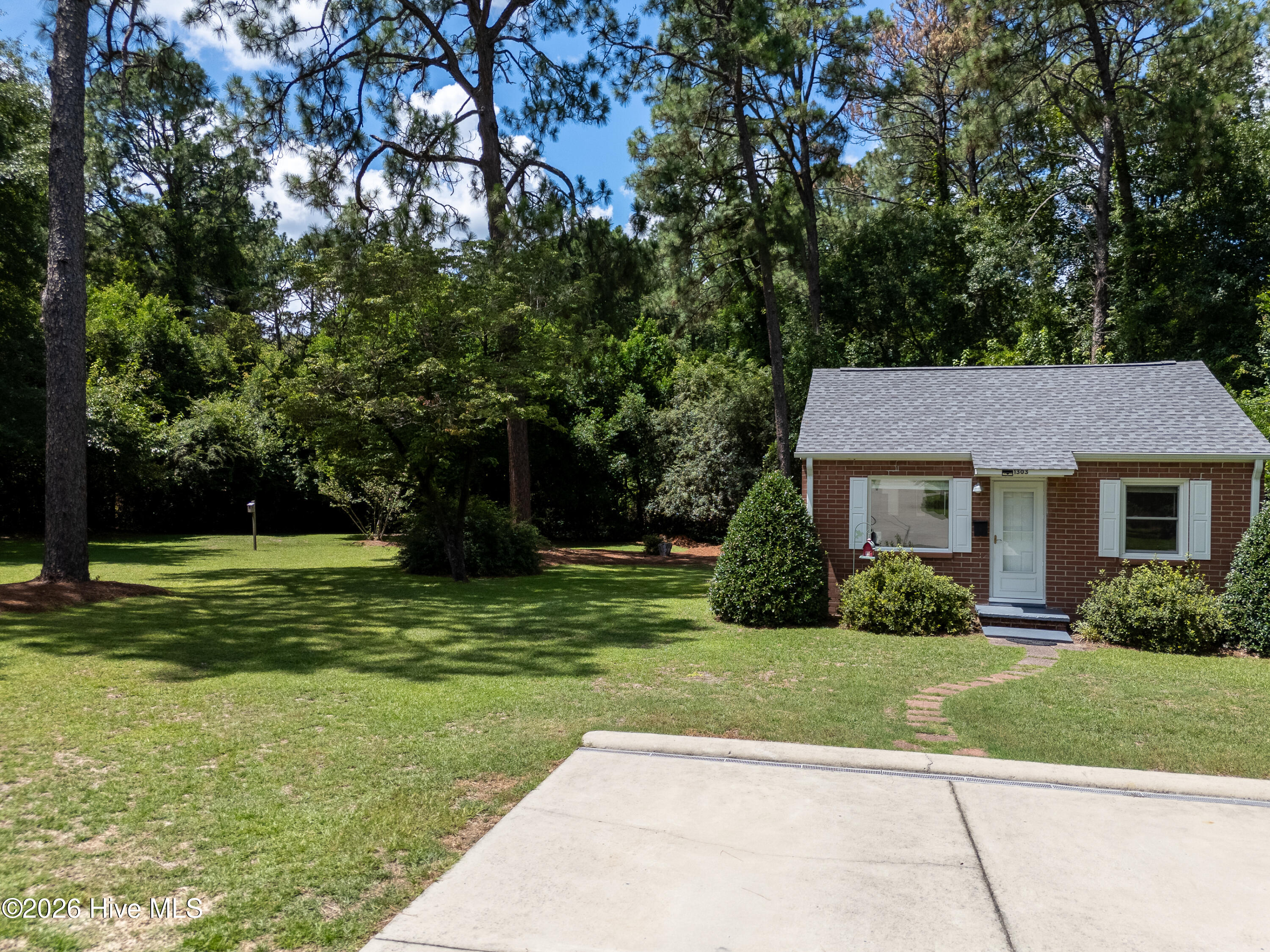 1301 N Poplar Street Property Photo 40