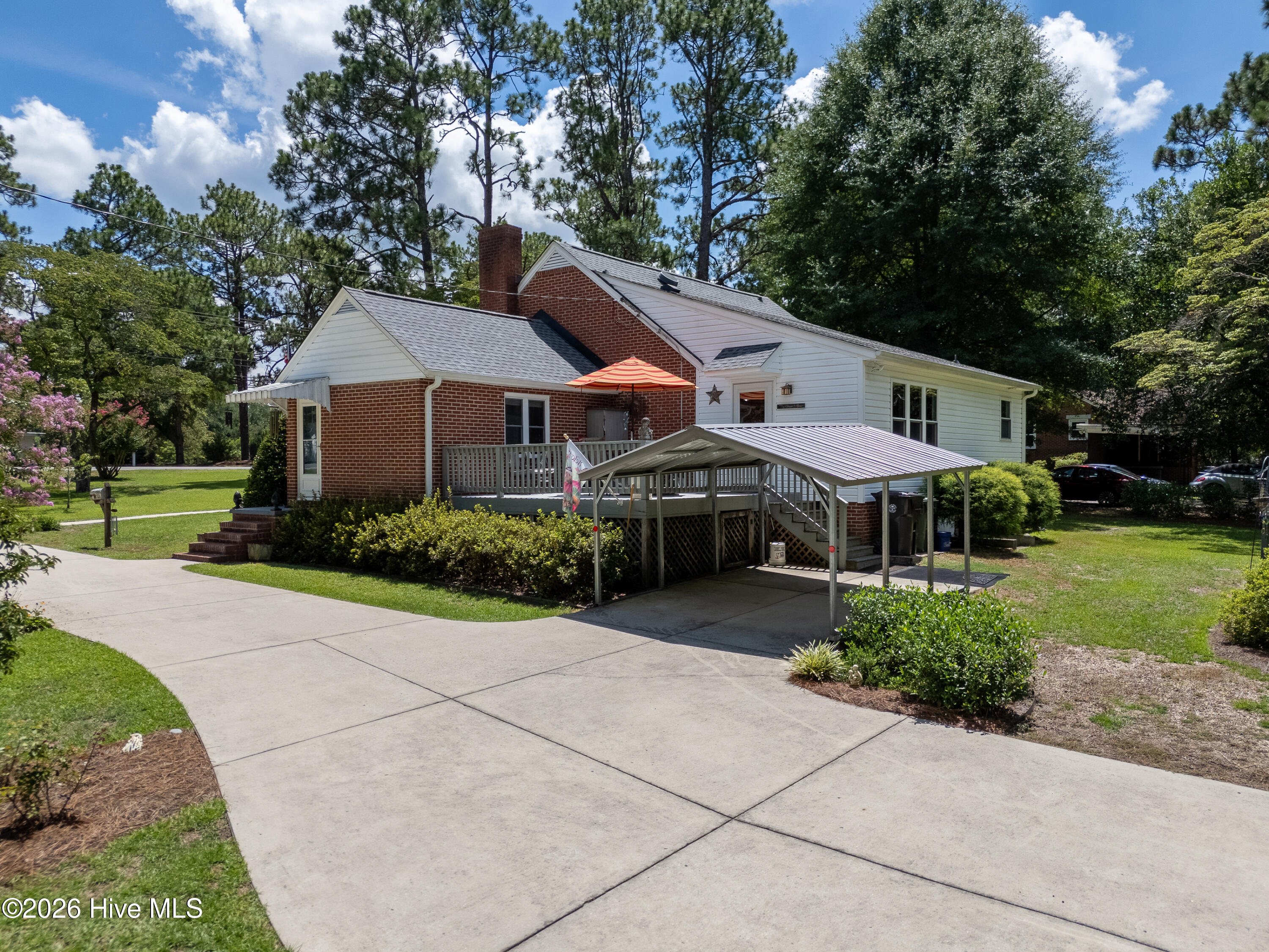 1301 N Poplar Street Property Photo 43