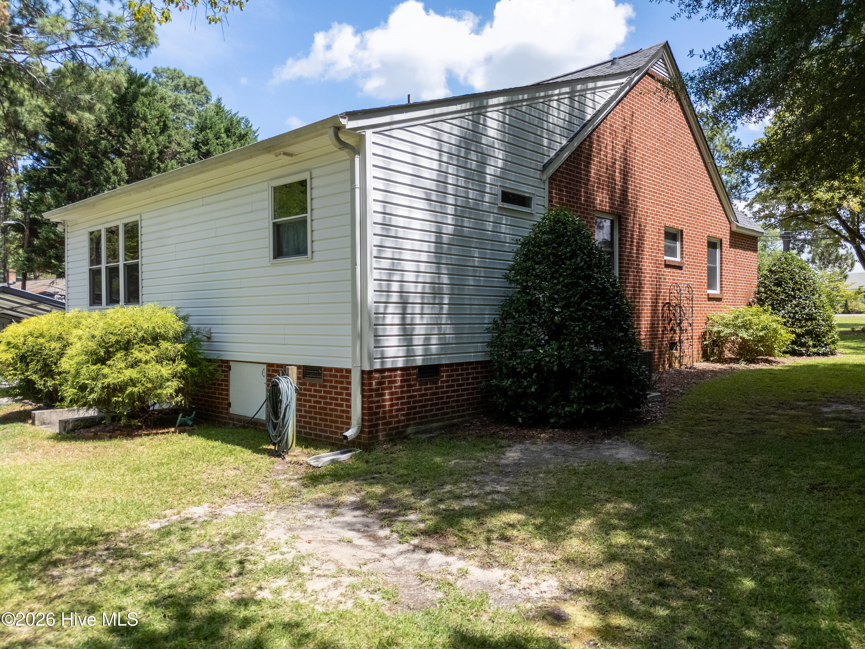 1301 N Poplar Street Property Photo 46