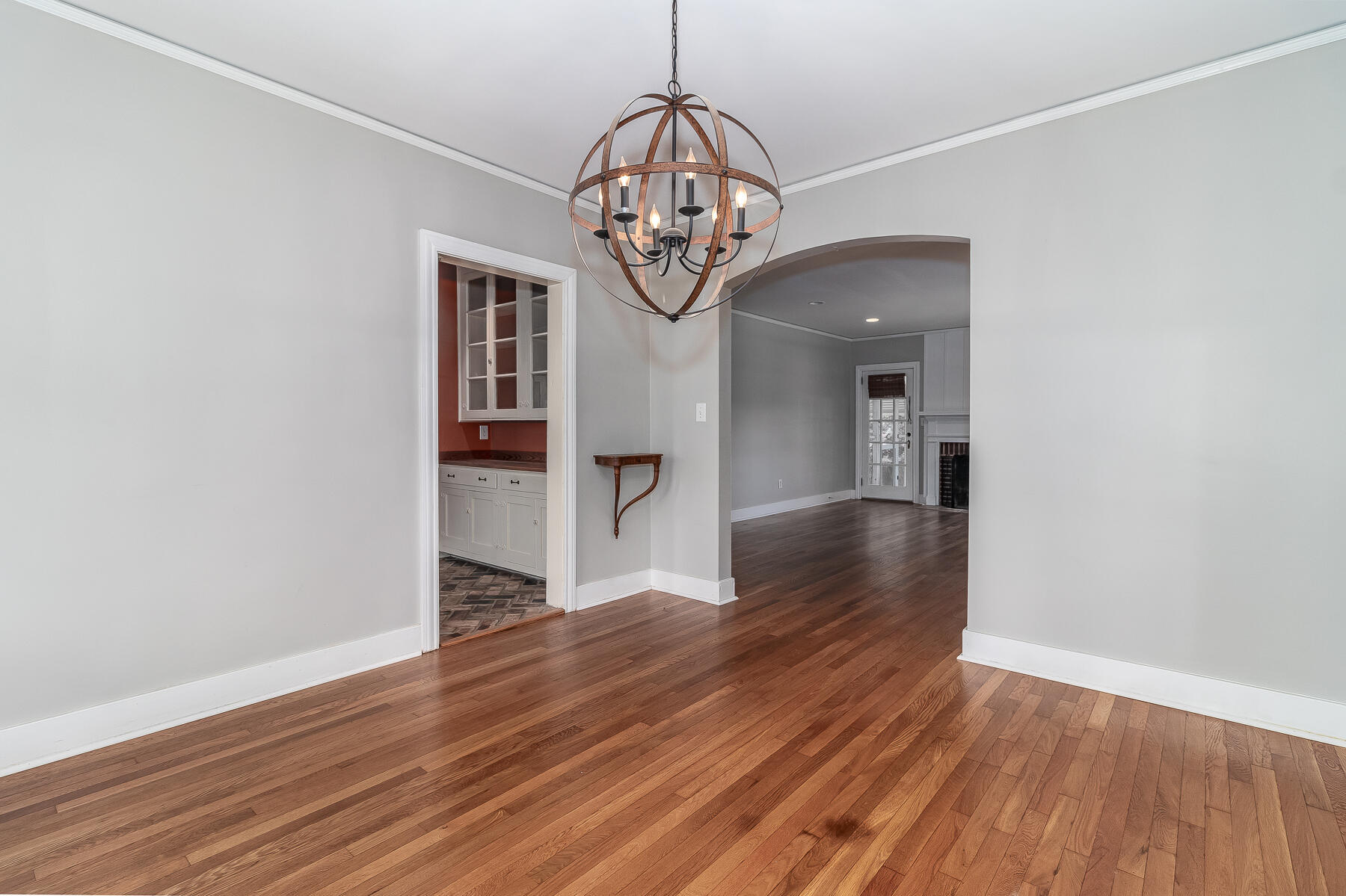 703 Hickman Road Property Photo 6