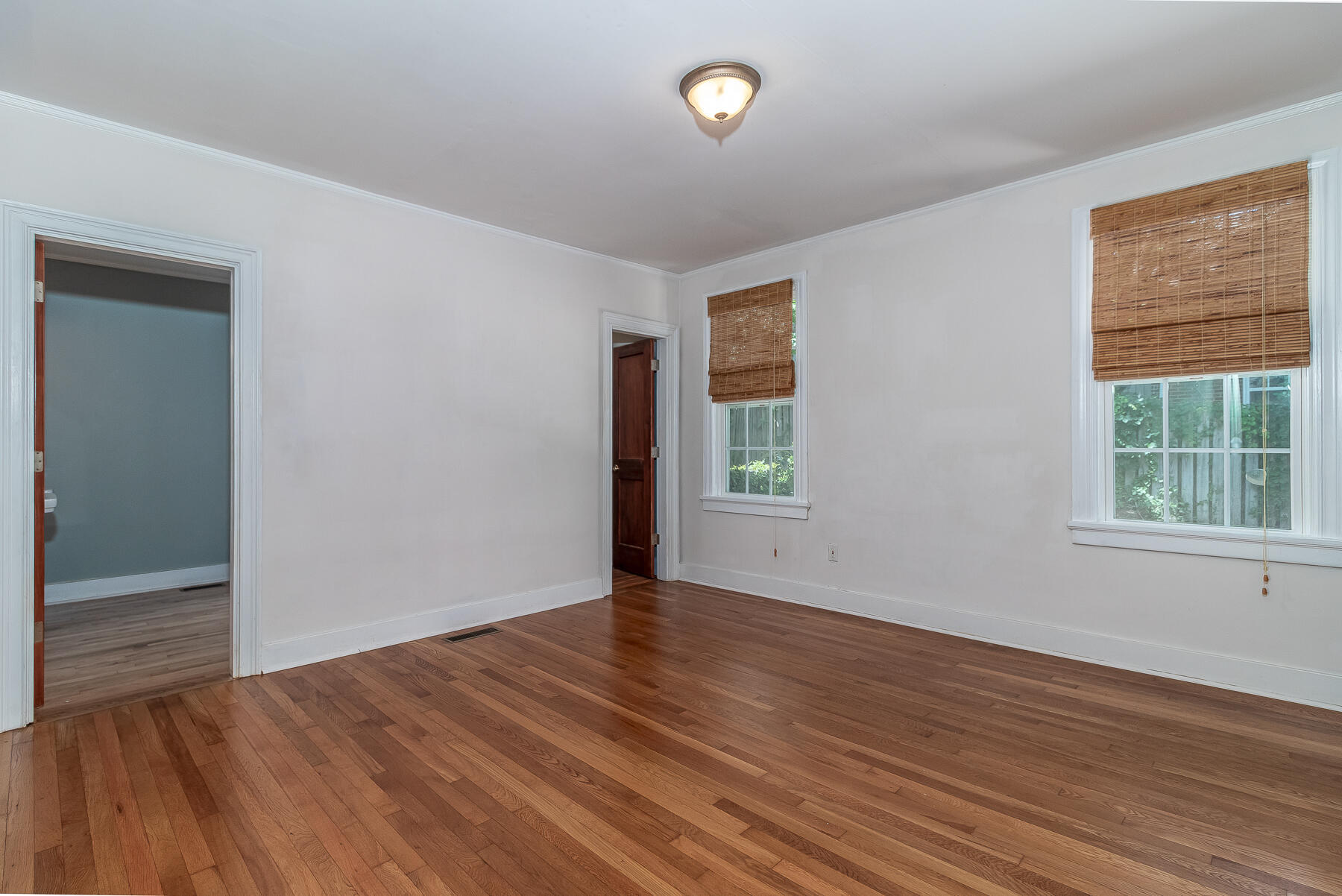 703 Hickman Road Property Photo 12