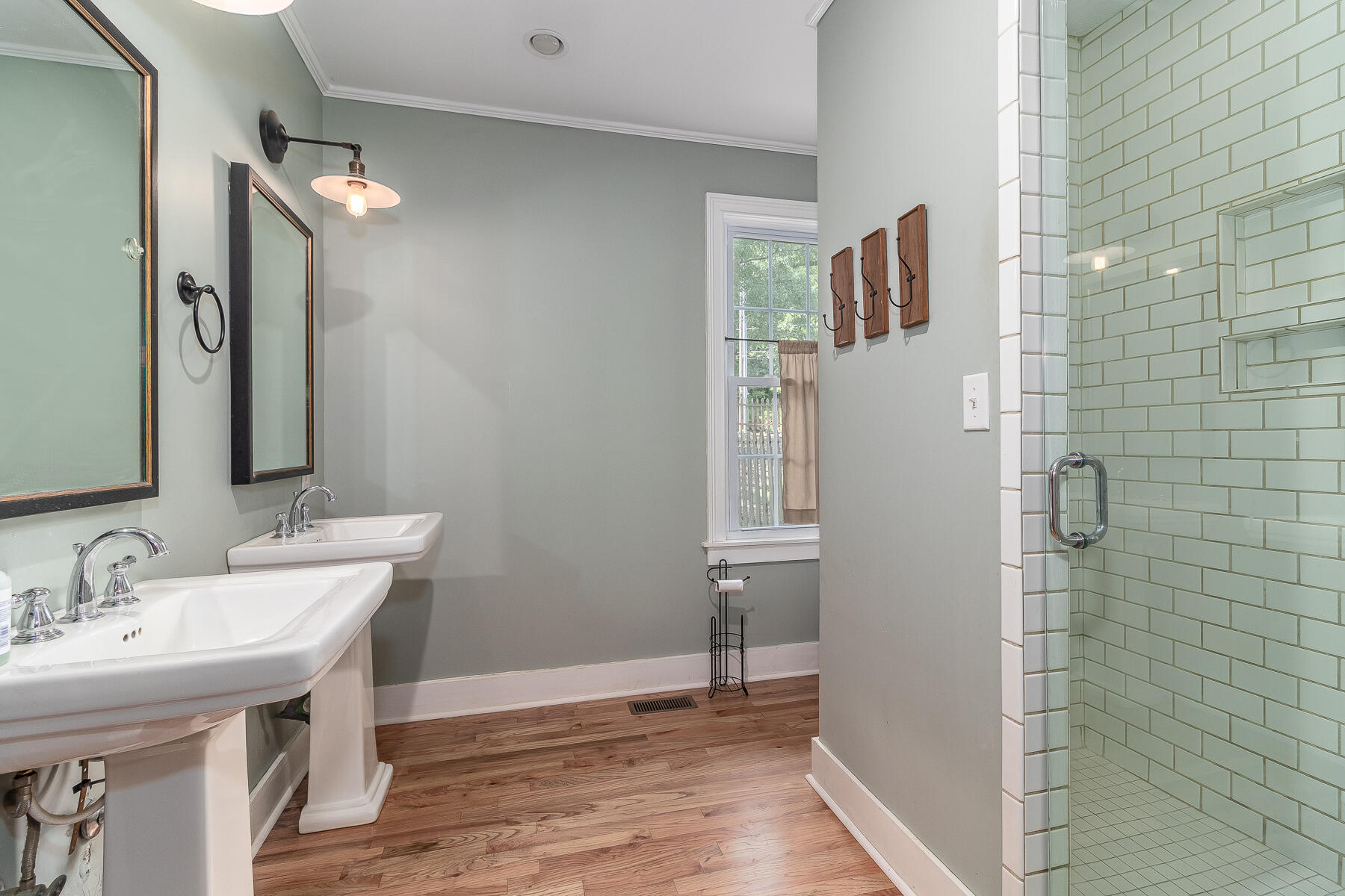 703 Hickman Road Property Photo 13
