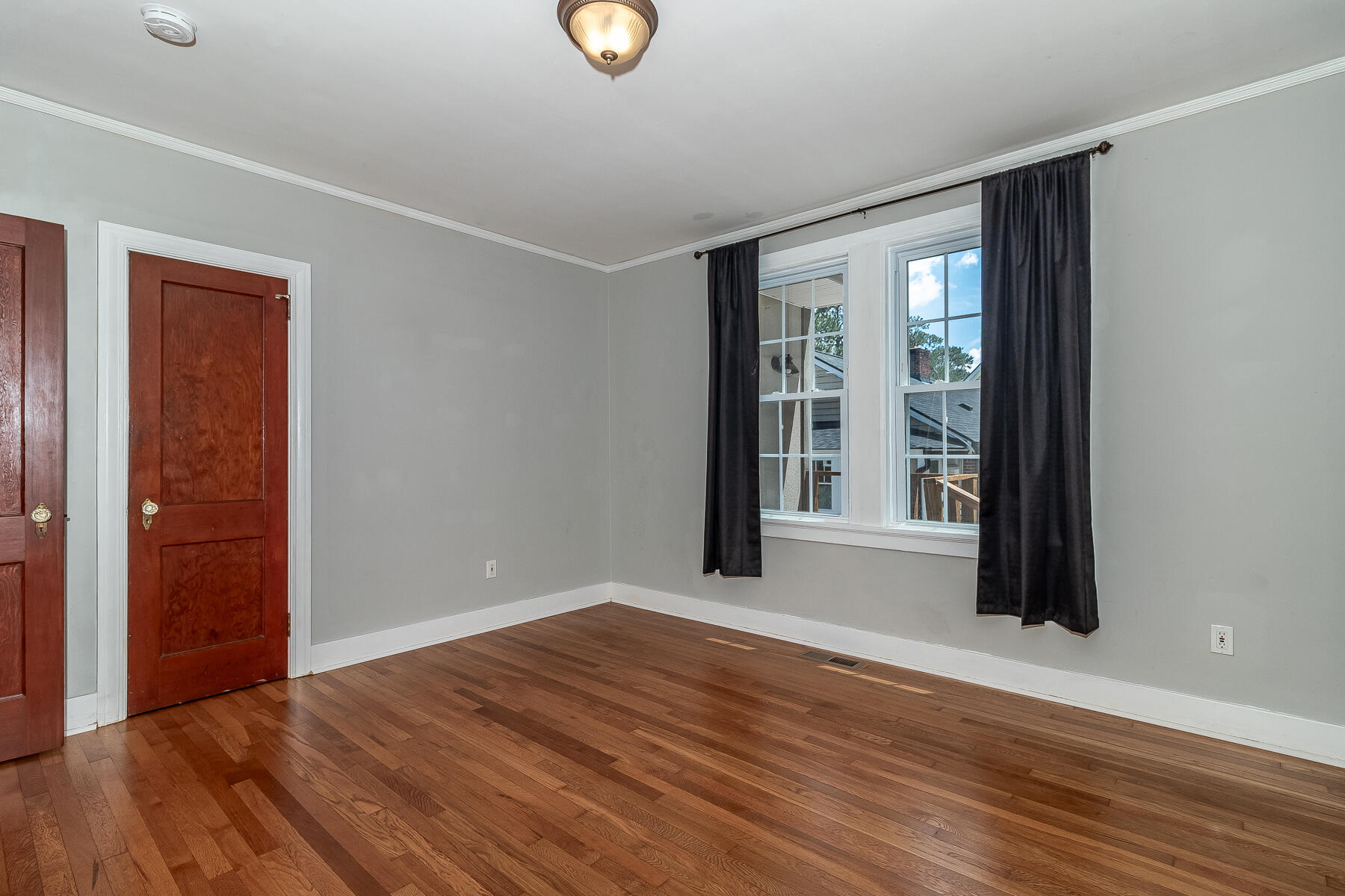703 Hickman Road Property Photo 16