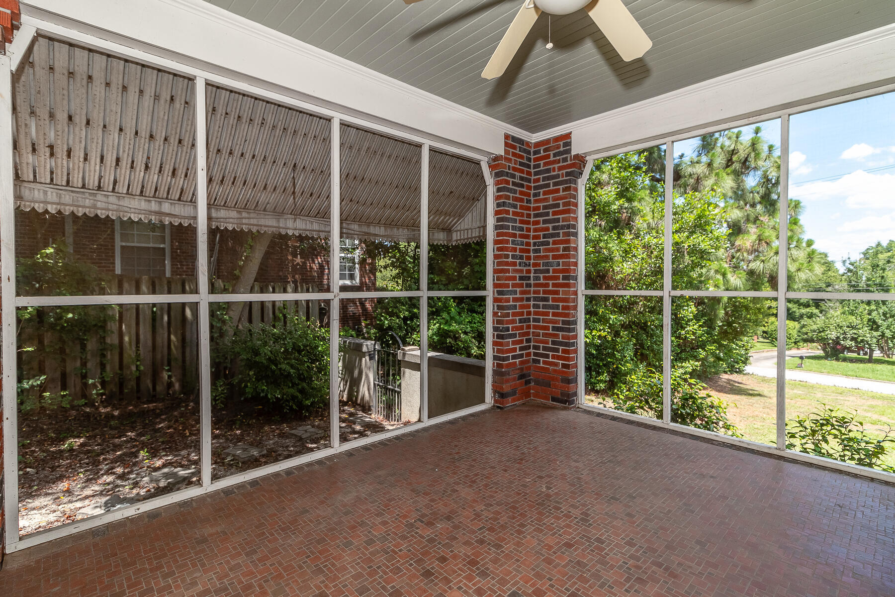 703 Hickman Road Property Photo 18
