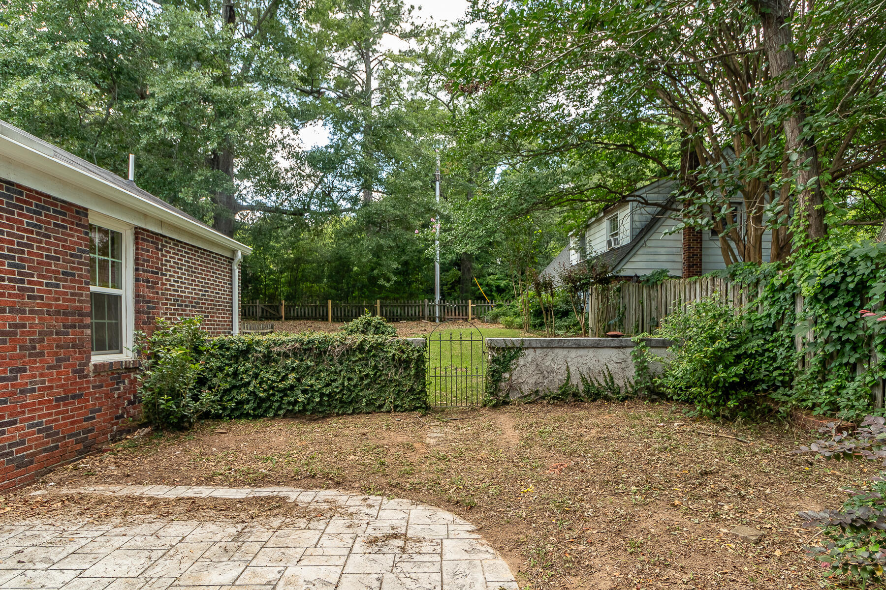 703 Hickman Road Property Photo 19