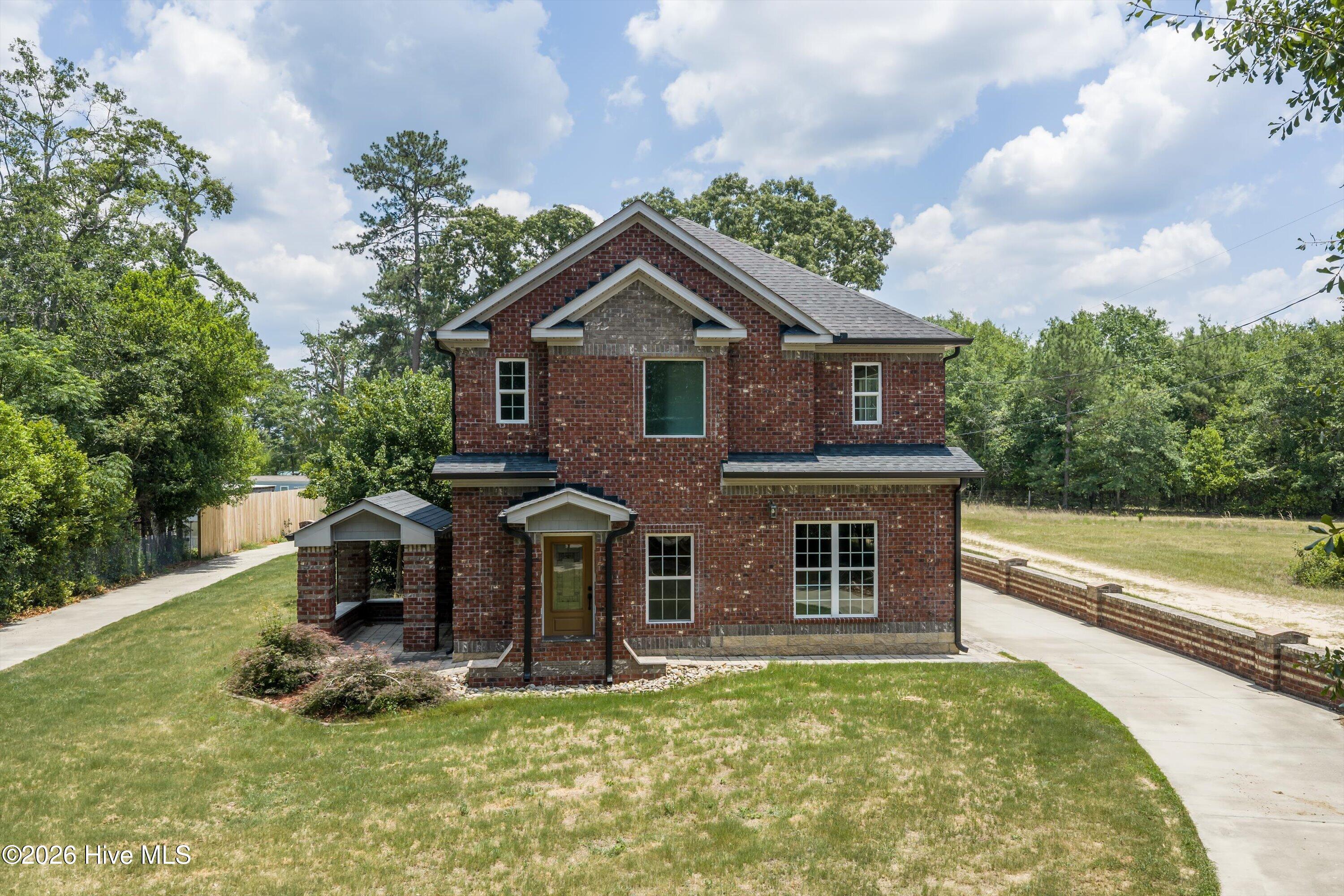 1421 Edgefield Road Property Photo 2