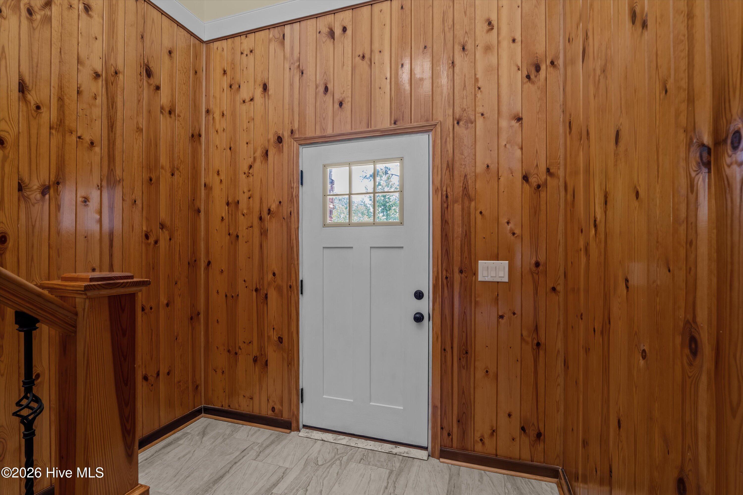 1421 Edgefield Road Property Photo 5