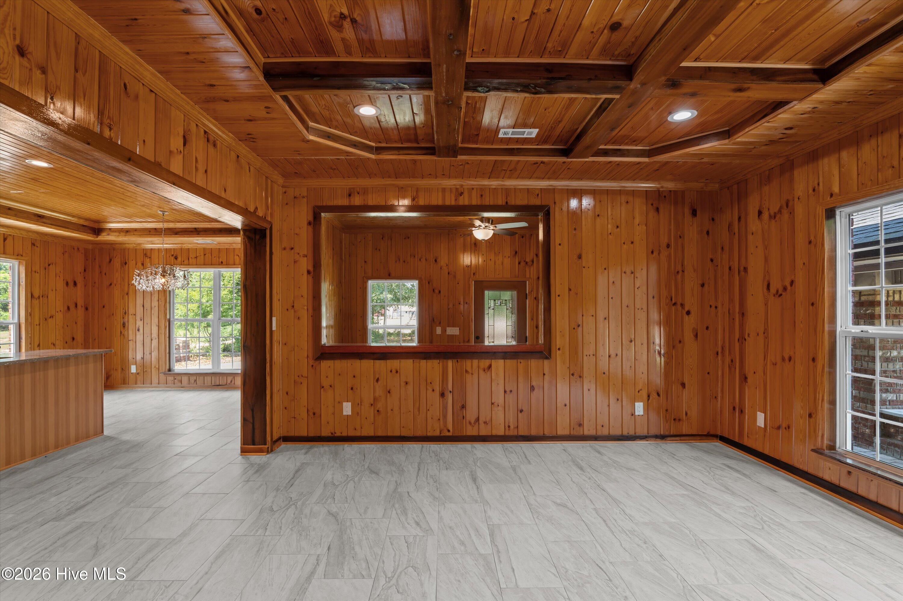 1421 Edgefield Road Property Photo 7