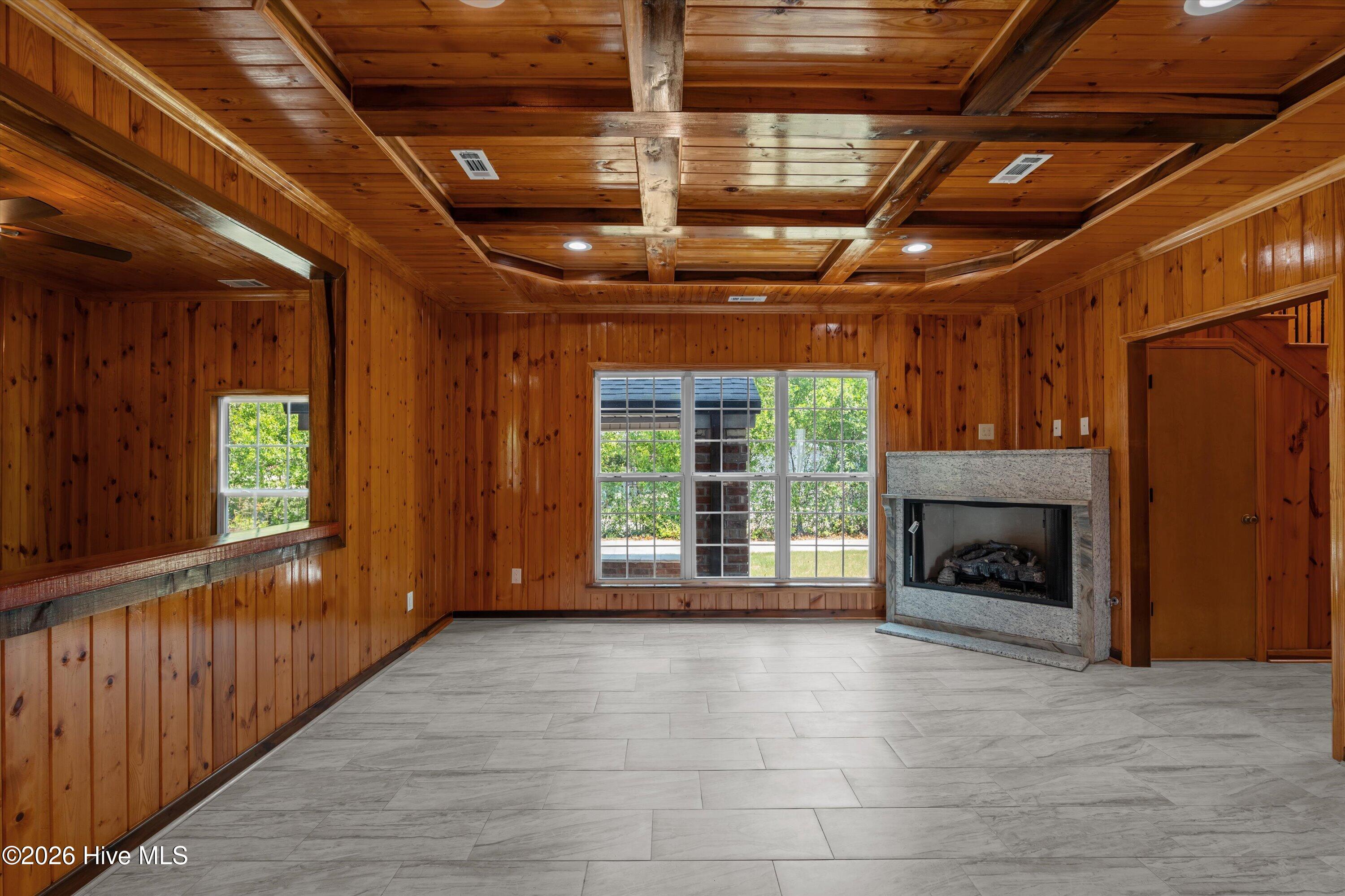 1421 Edgefield Road Property Photo 8
