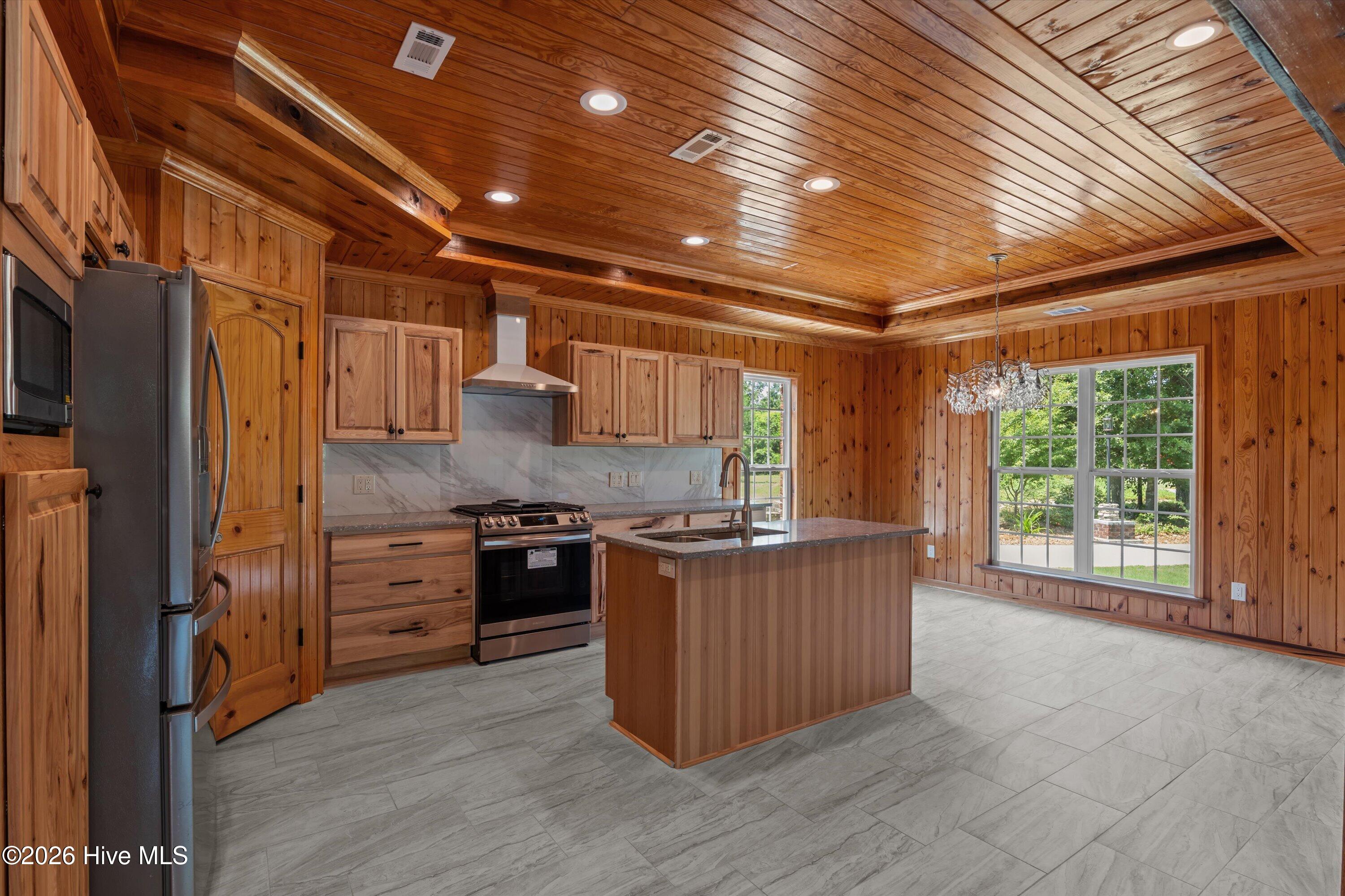 1421 Edgefield Road Property Photo 11