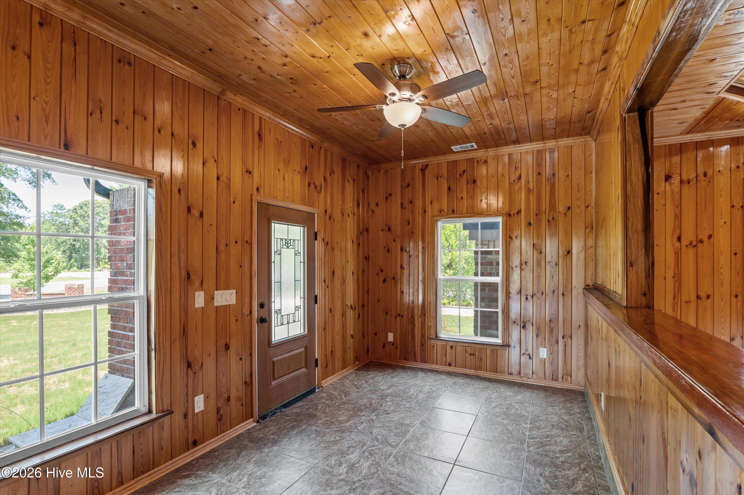 1421 Edgefield Road Property Photo 20