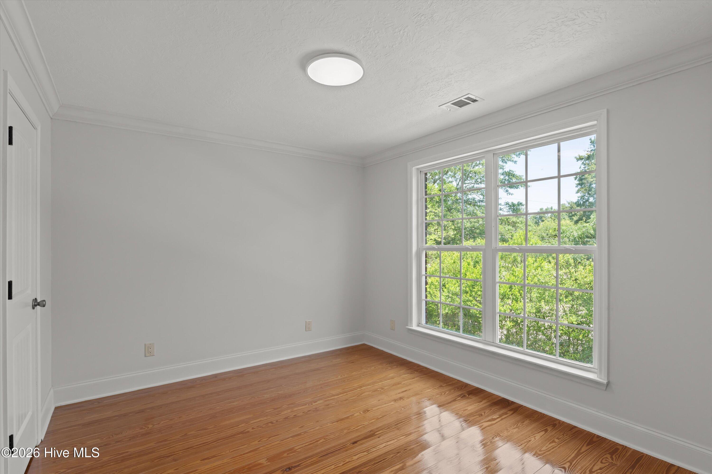 1421 Edgefield Road Property Photo 32
