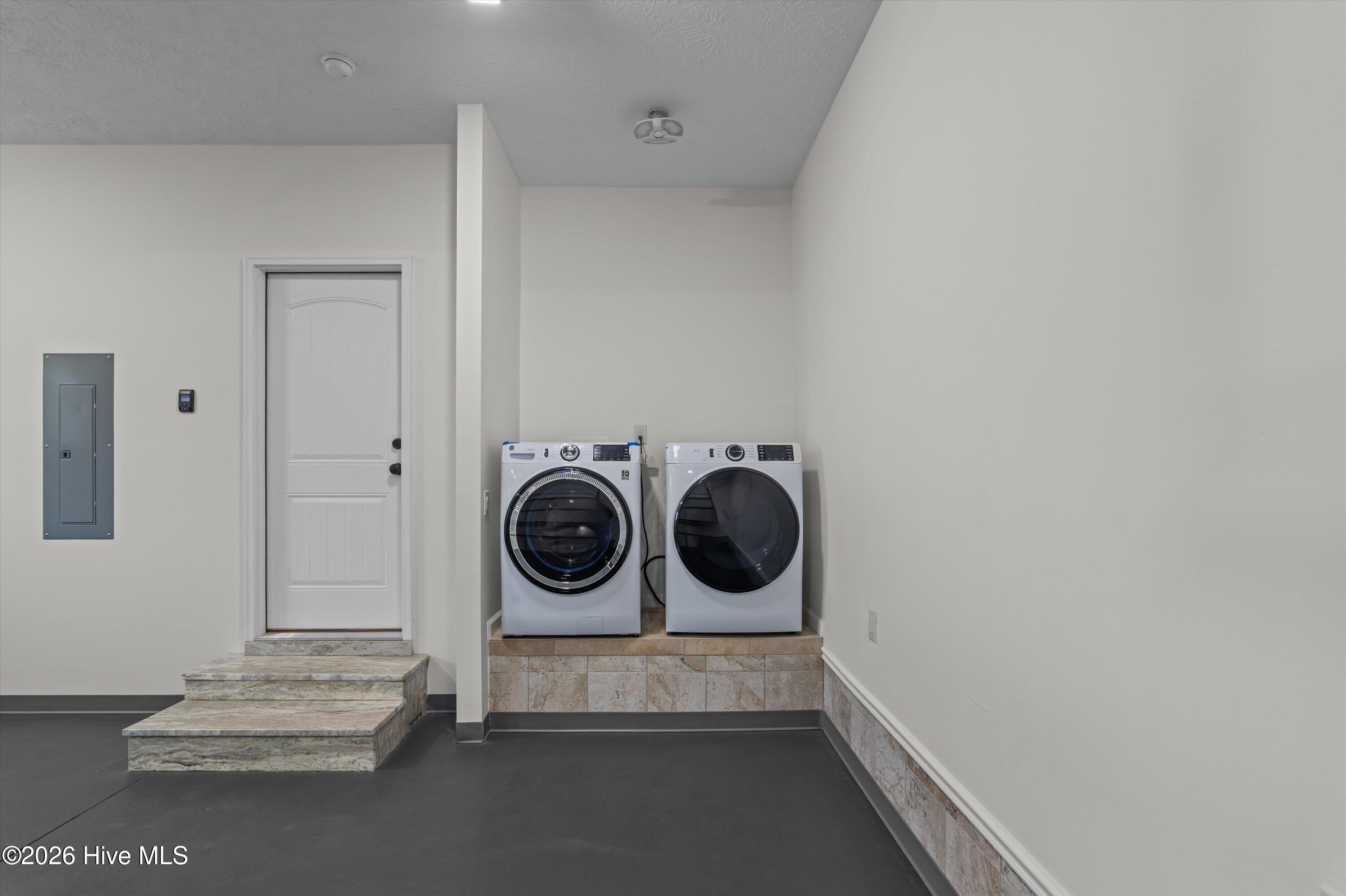 1421 Edgefield Road Property Photo 45