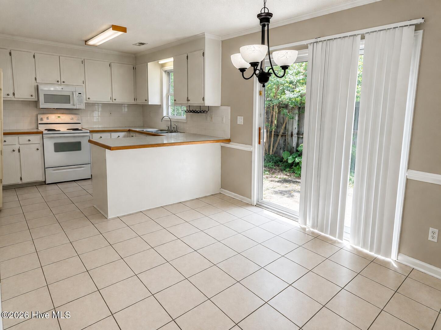 3917 Sterling Pointe Drive Kk4 Property Photo 6