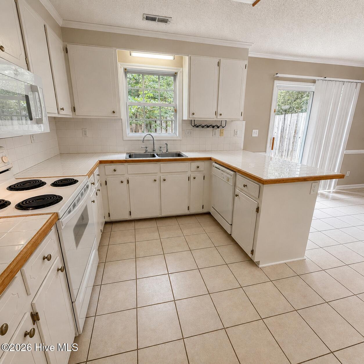 3917 Sterling Pointe Drive Kk4 Property Photo 8