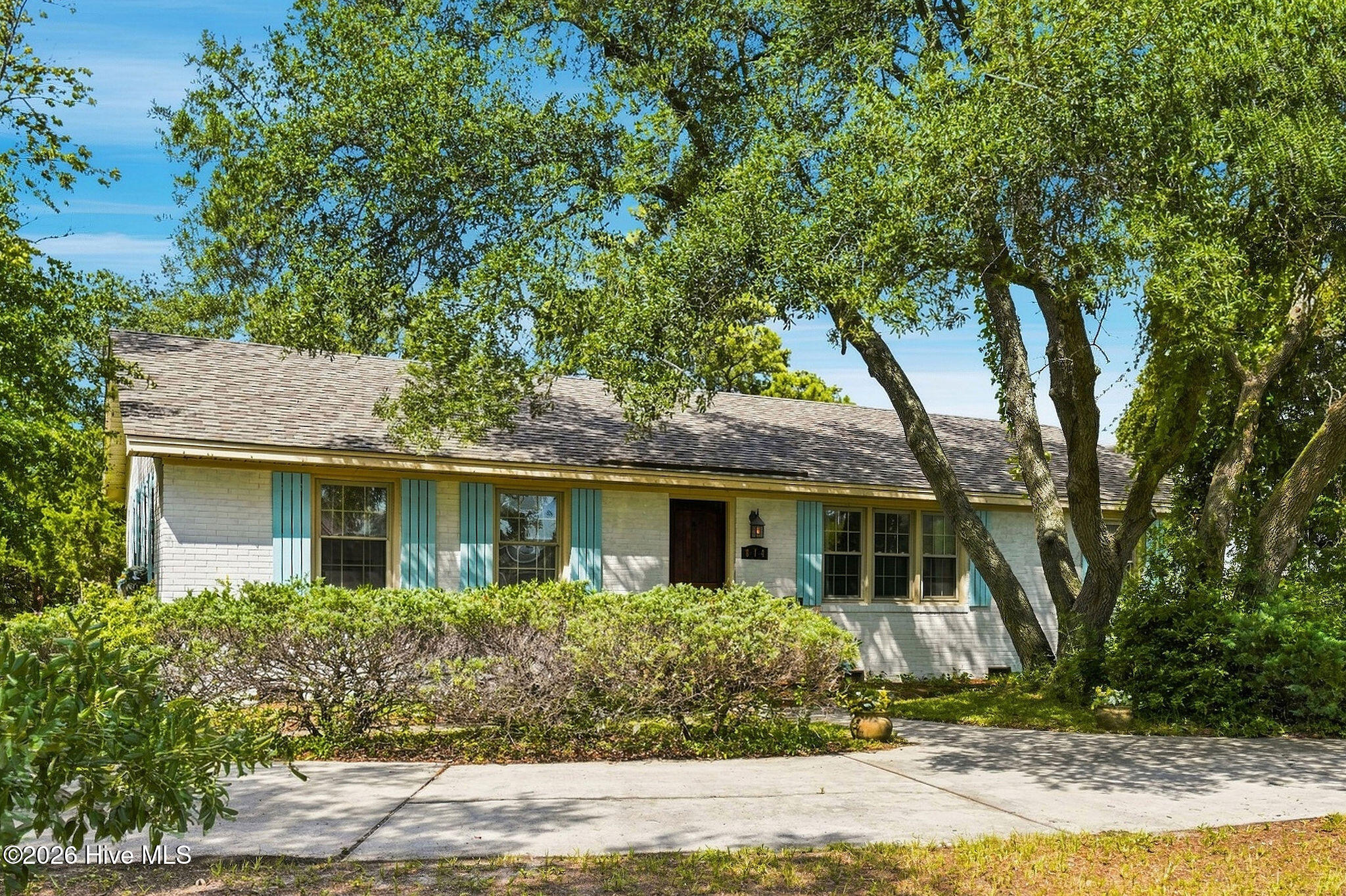 814 Cape Fear Boulevard Property Photo 1