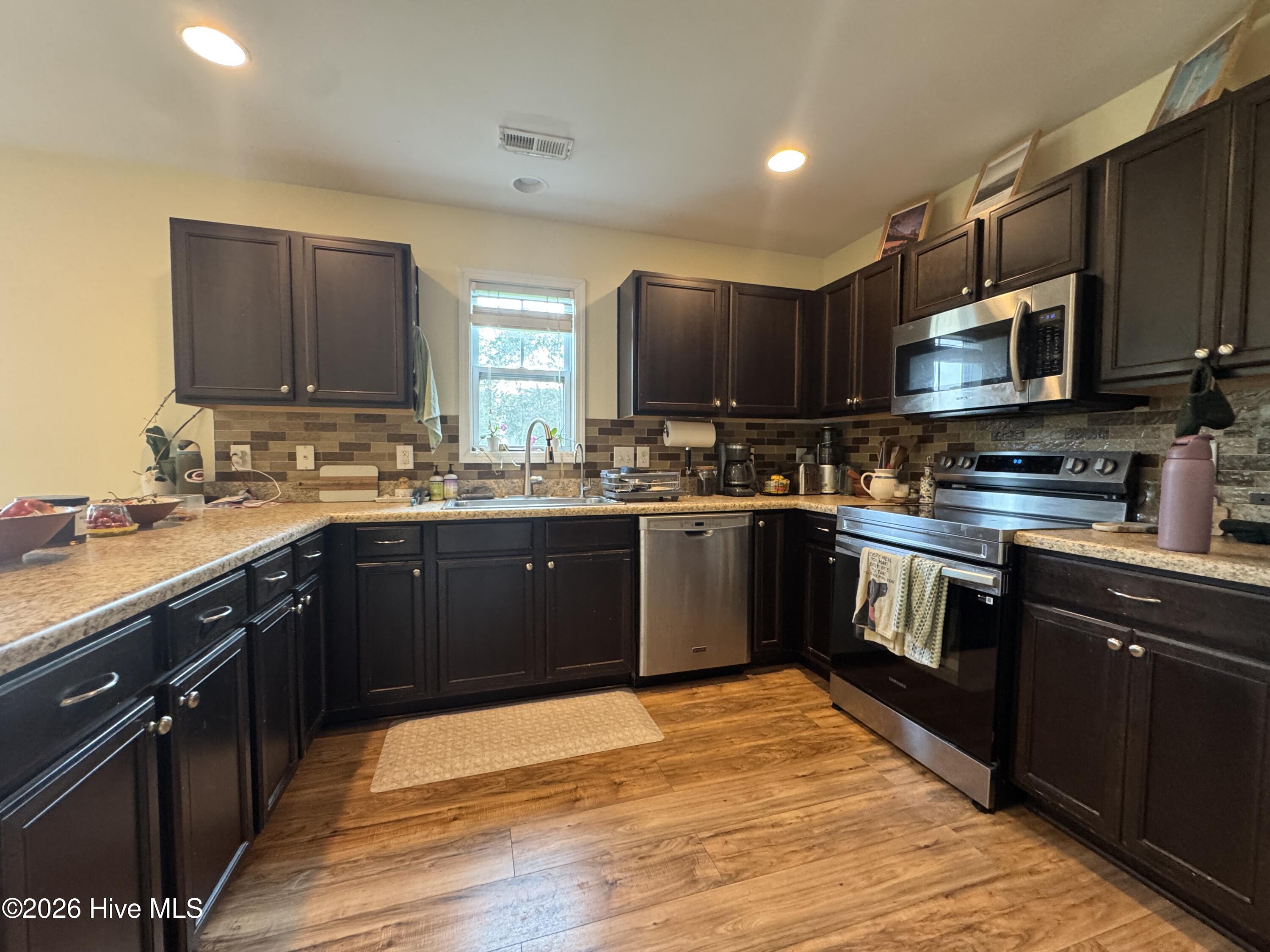 437 Lady Bug Lane Property Photo 8