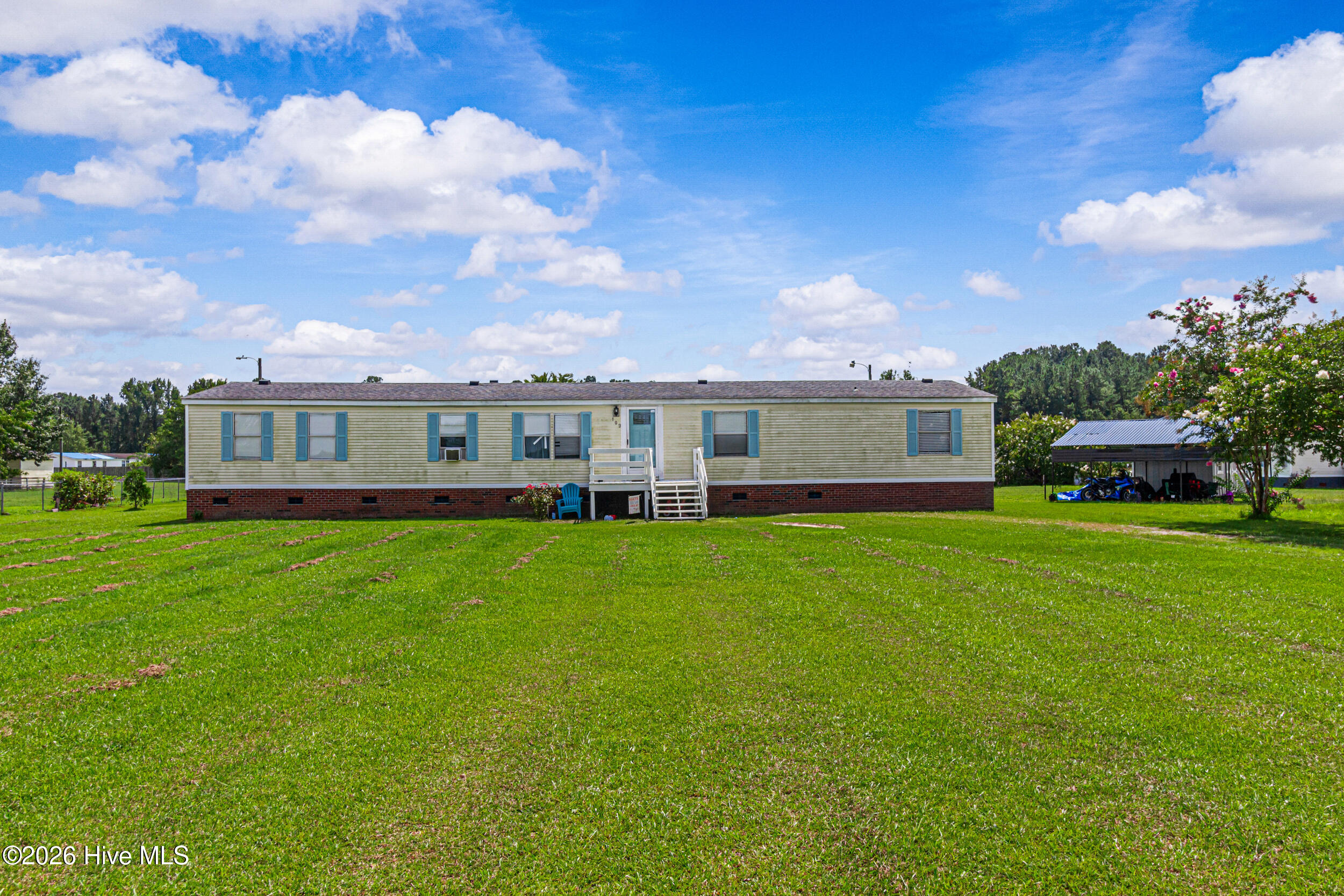 109 Lariat Circle Property Photo 1