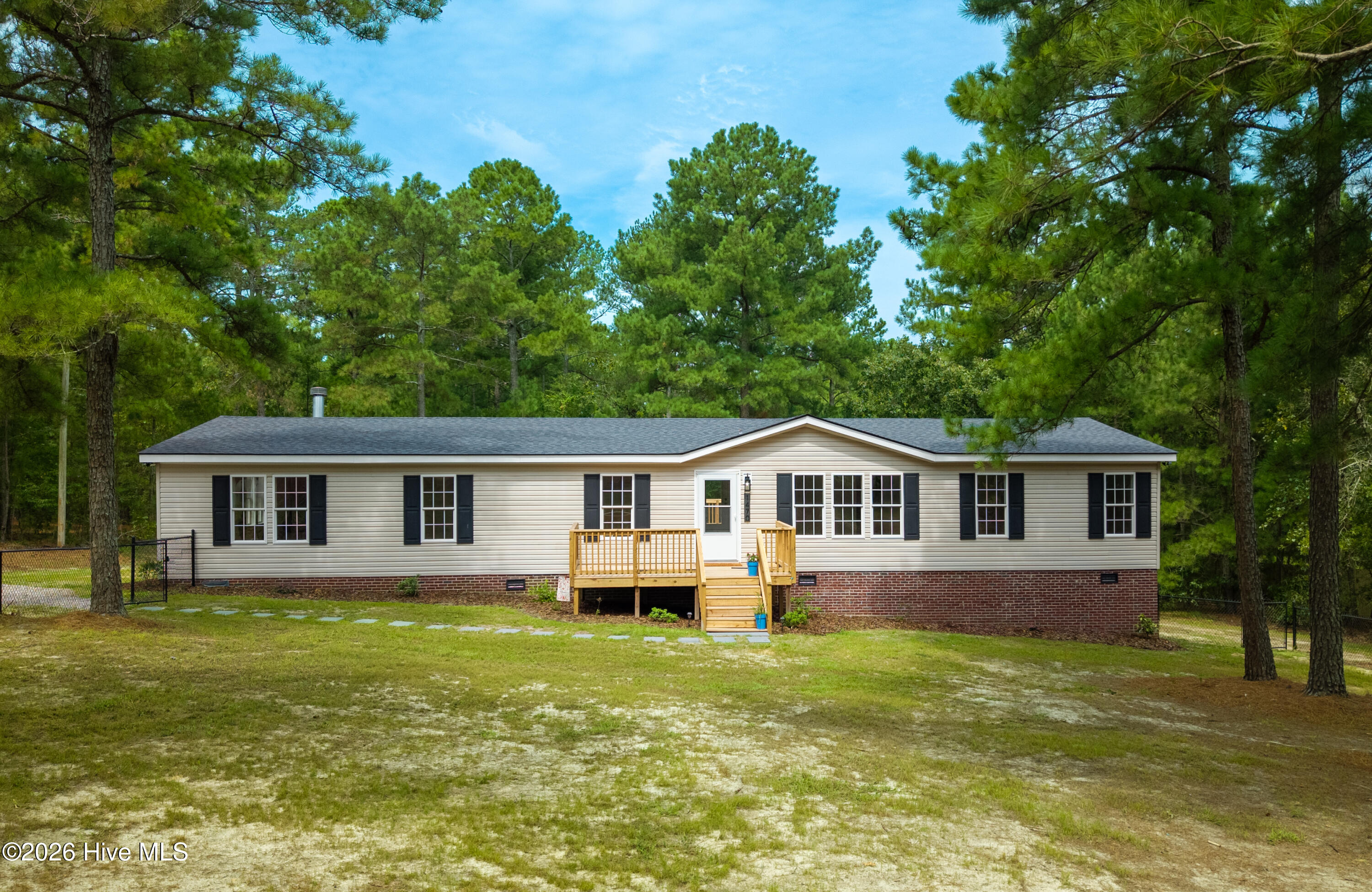 1470 Ring Road Property Photo 2
