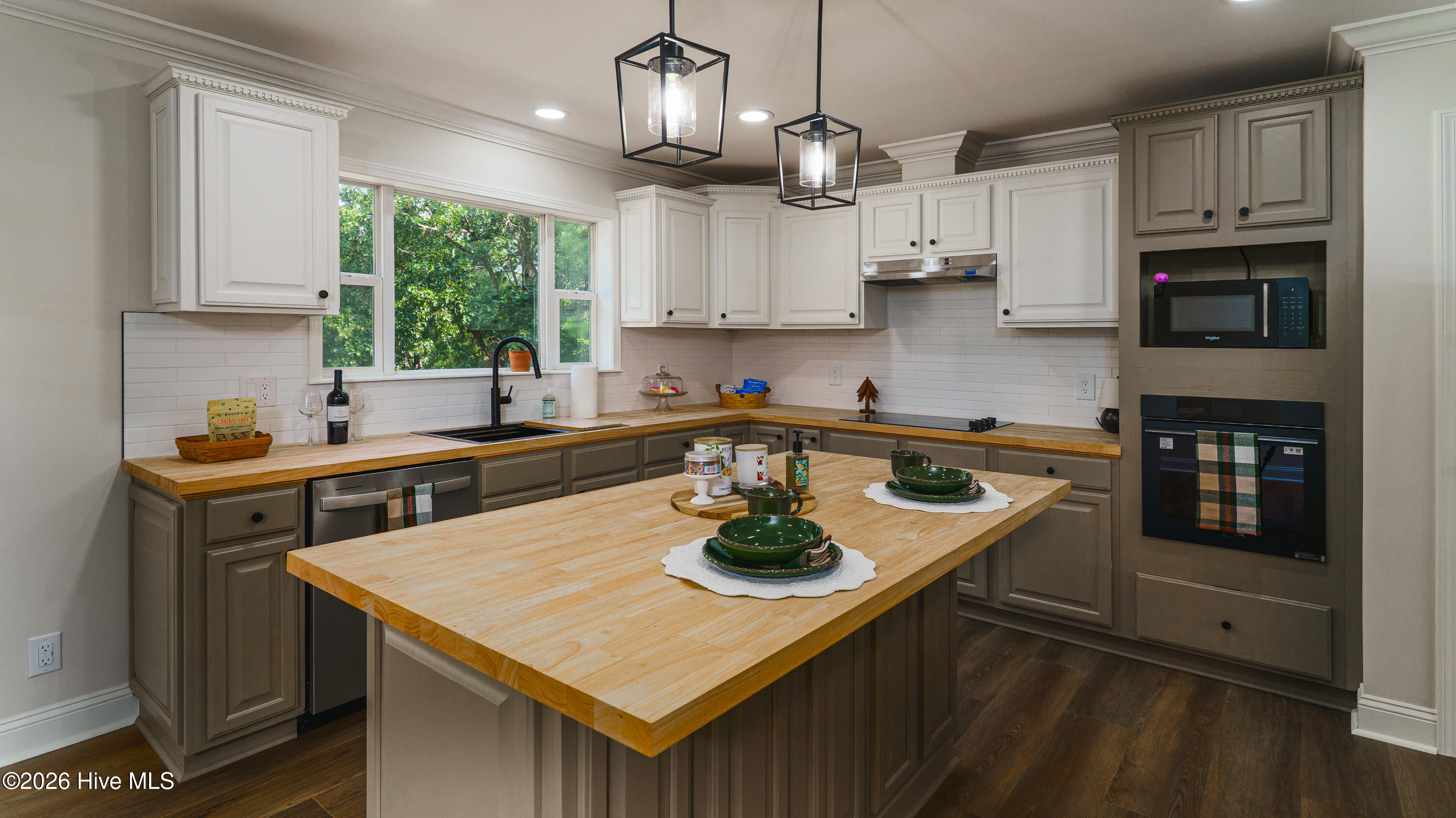 1470 Ring Road Property Photo 8