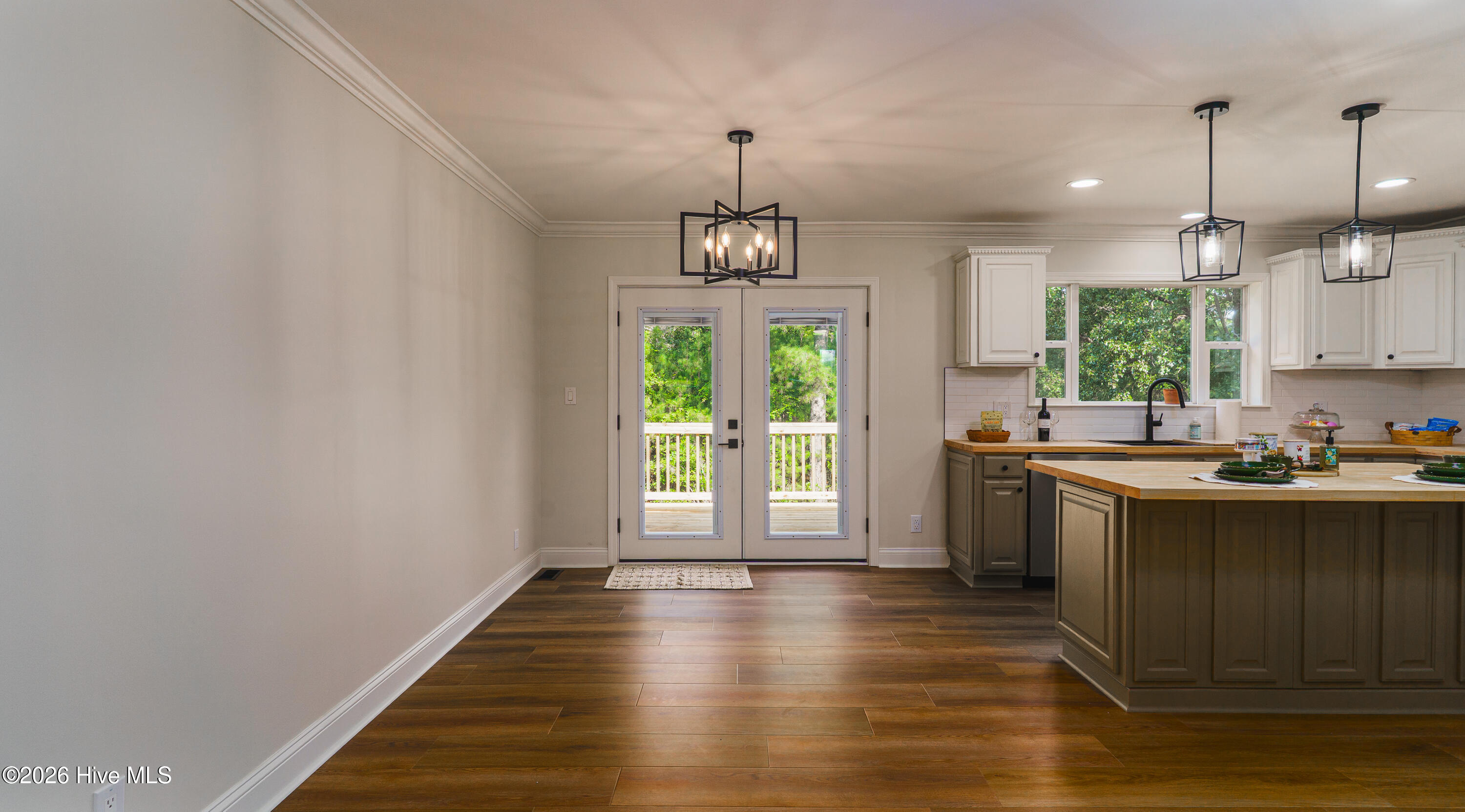 1470 Ring Road Property Photo 10