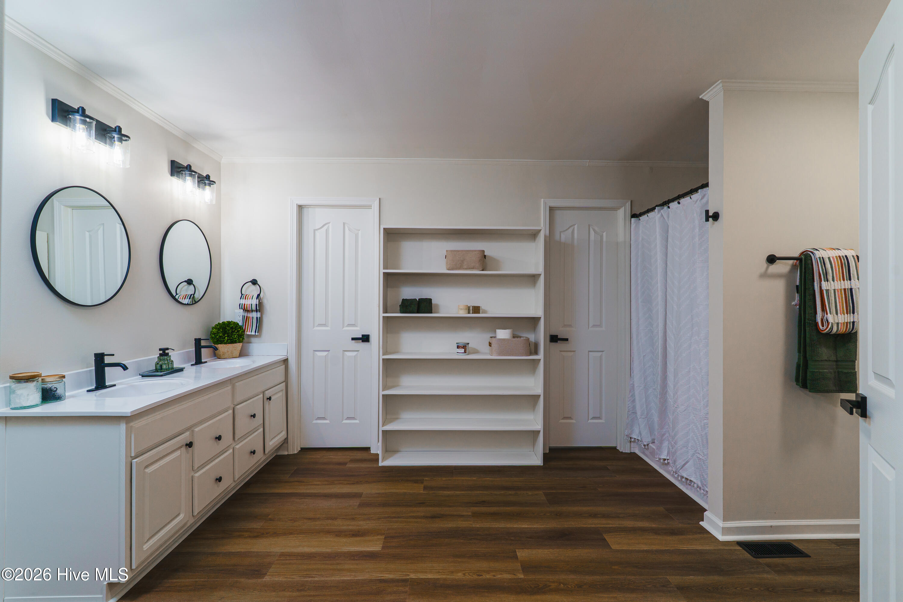 1470 Ring Road Property Photo 14