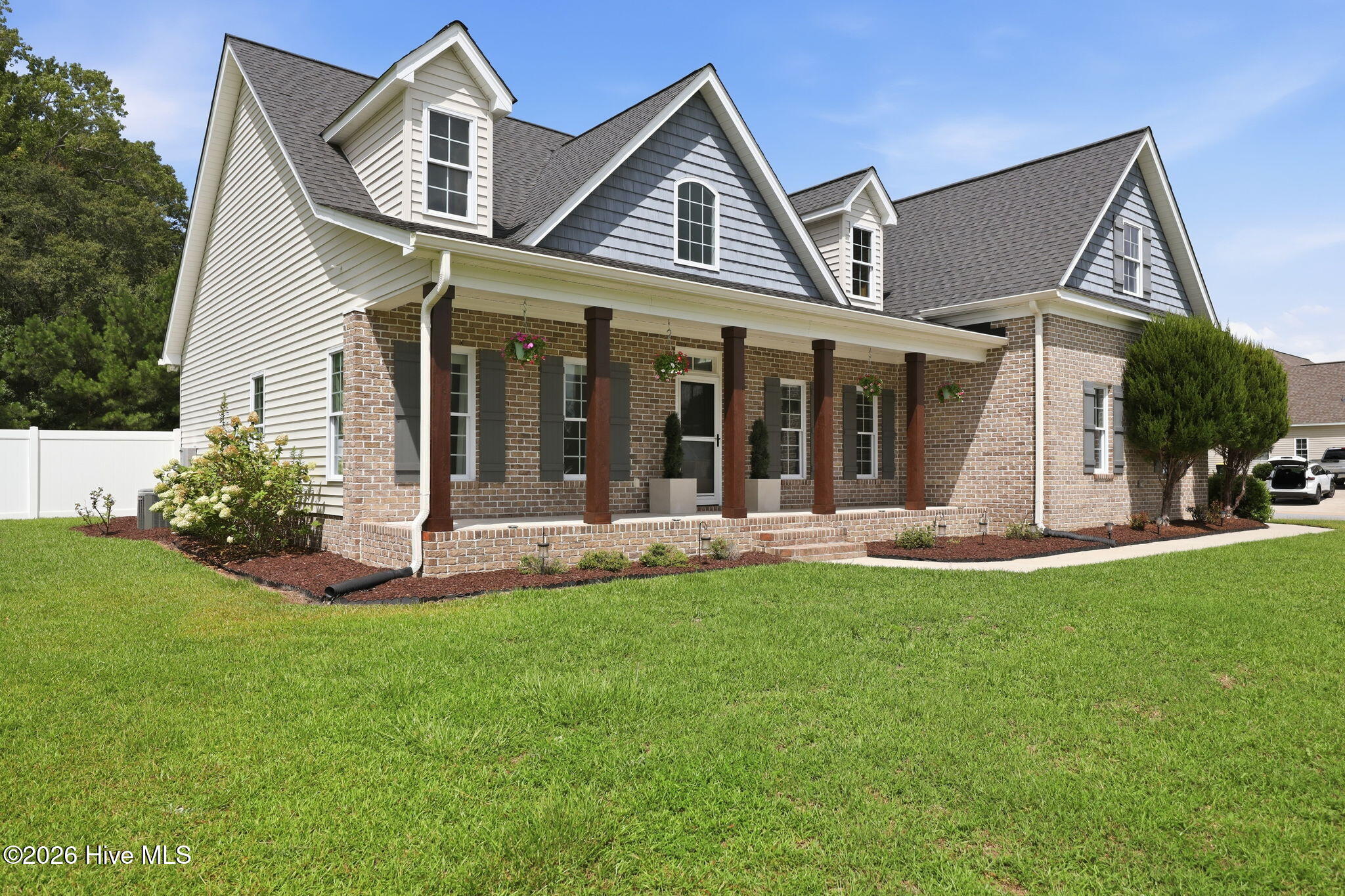410 Olde Towne Drive Property Photo 2