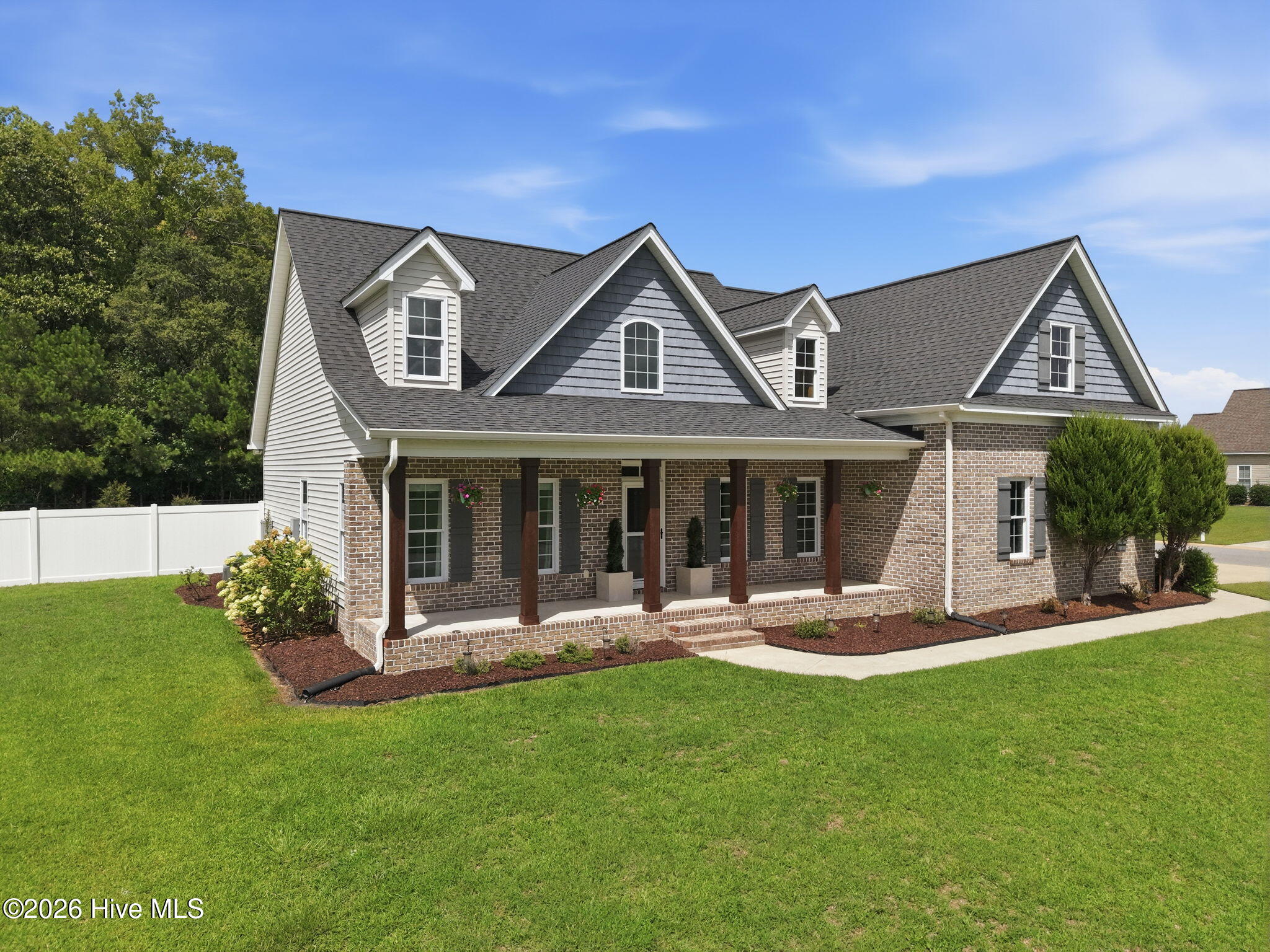 410 Olde Towne Drive Property Photo 3