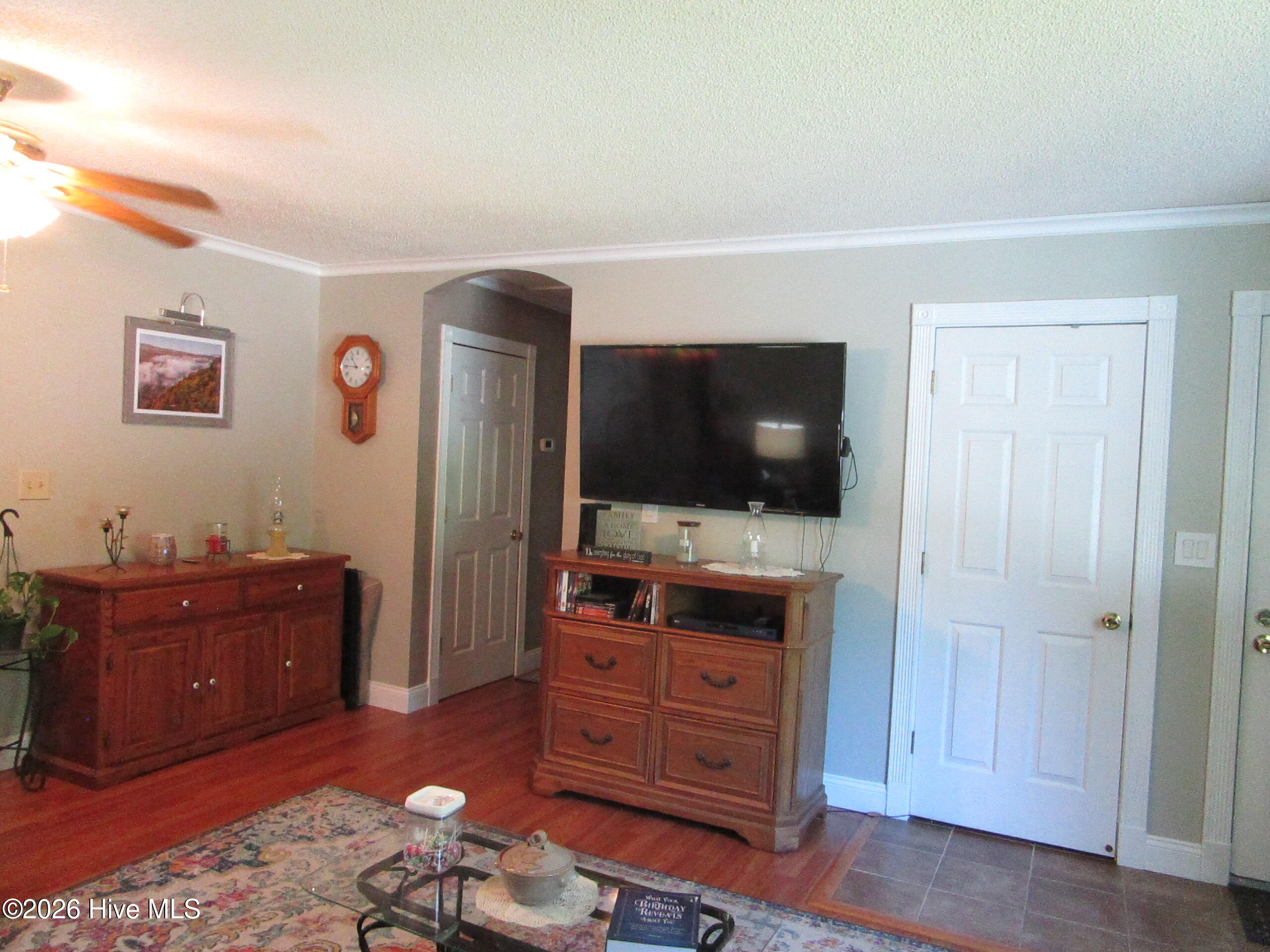 200 Fletcher Drive Property Photo 6