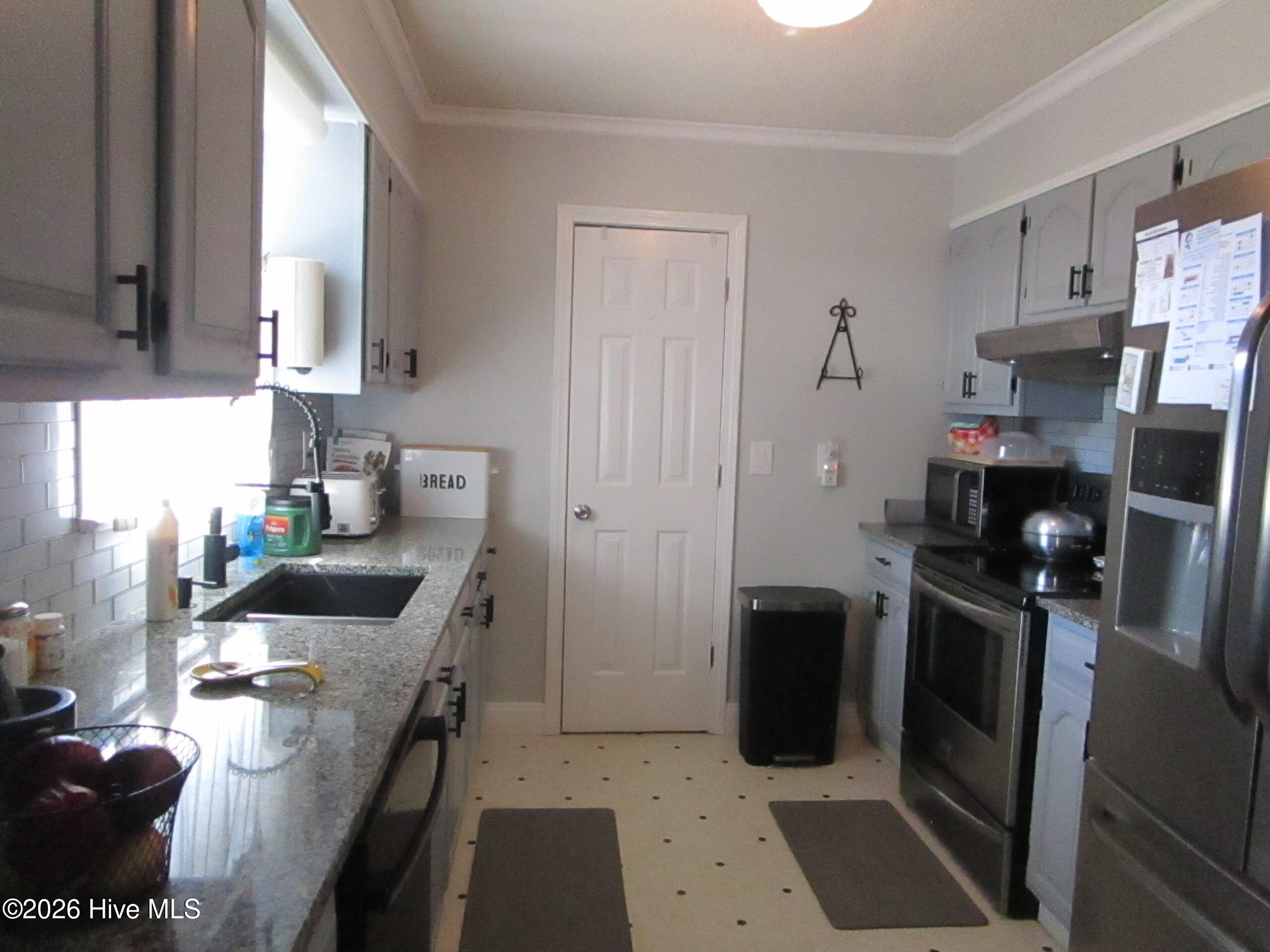 200 Fletcher Drive Property Photo 9