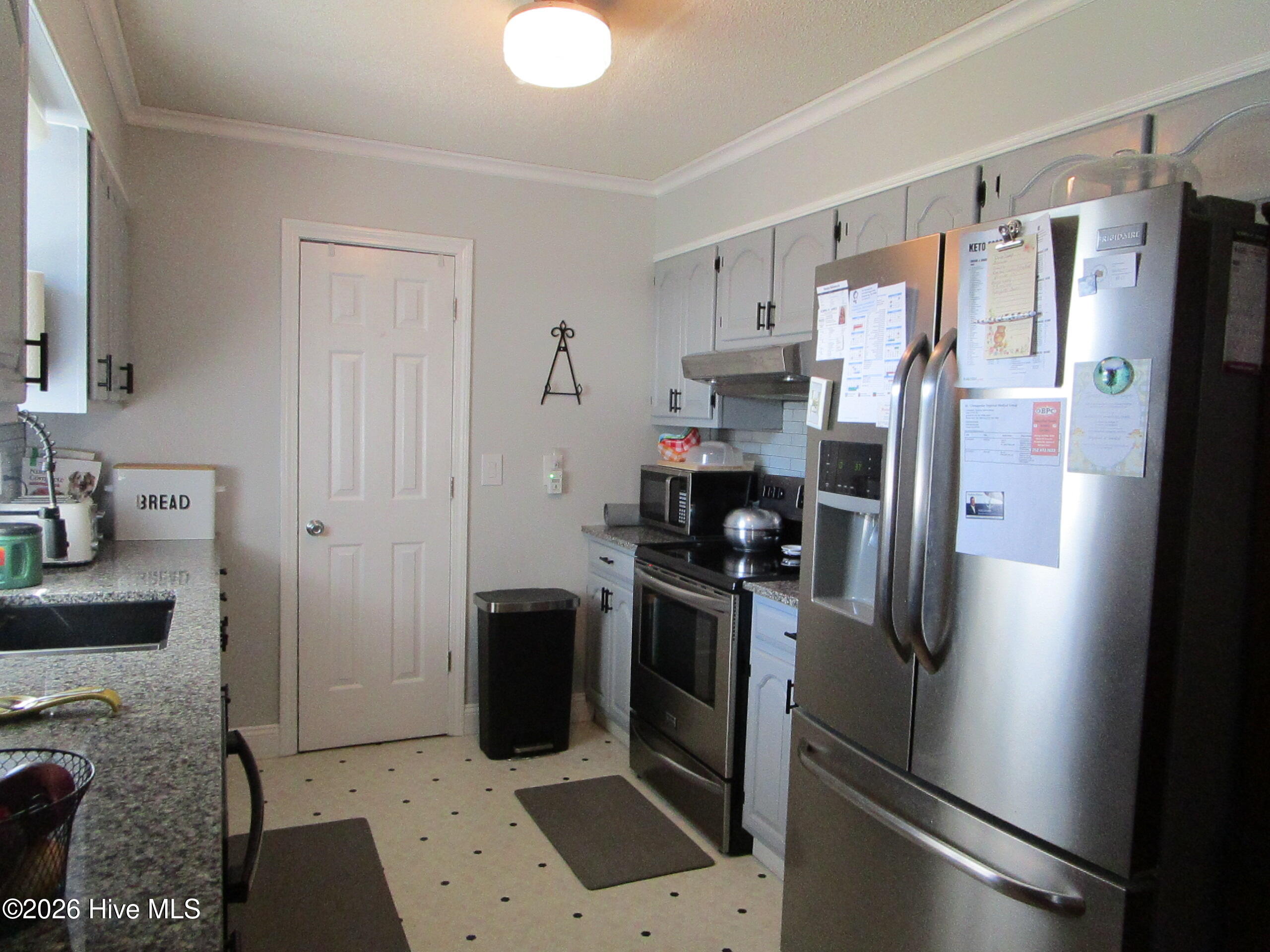 200 Fletcher Drive Property Photo 10