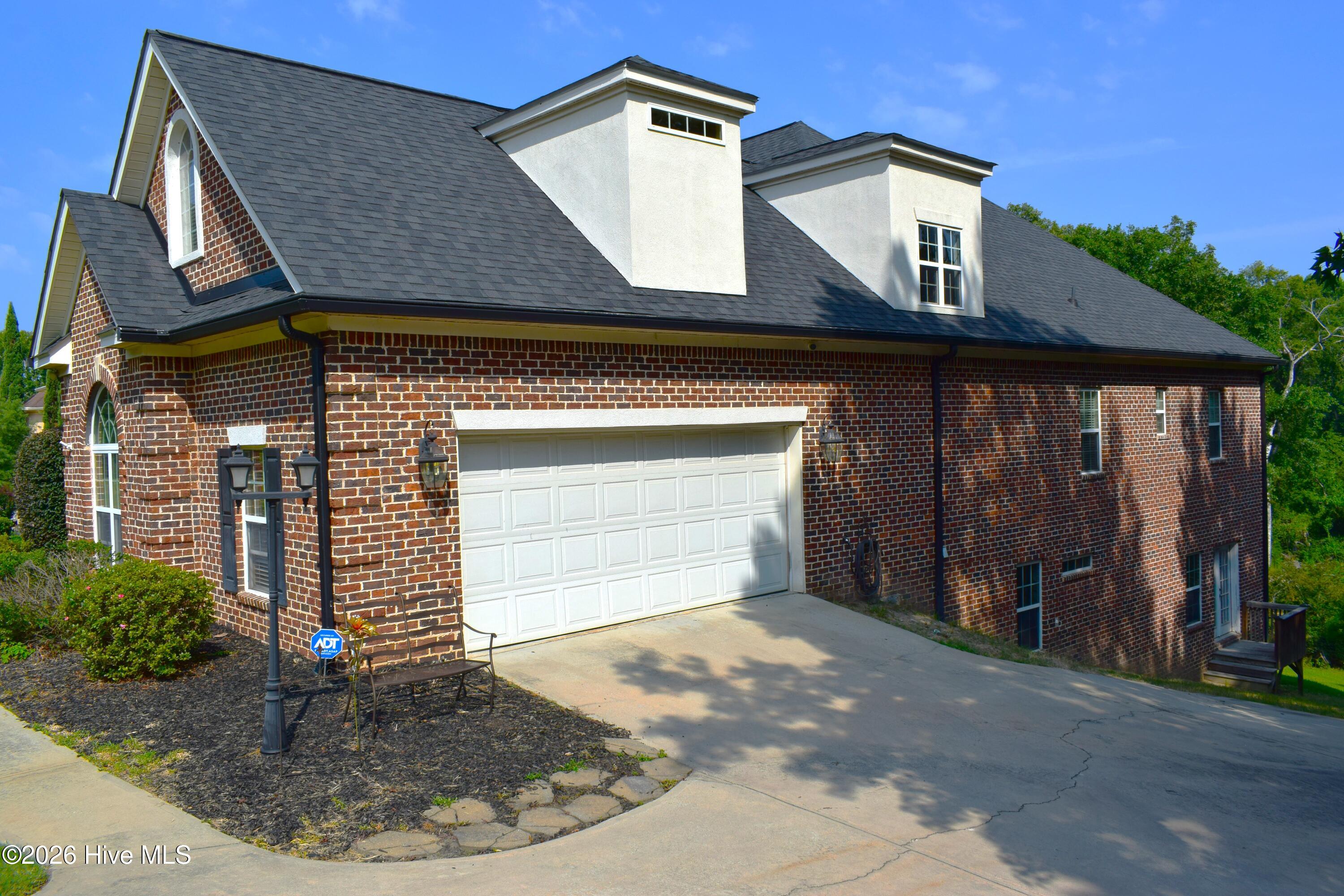 607 Millstone Drive Property Photo 4