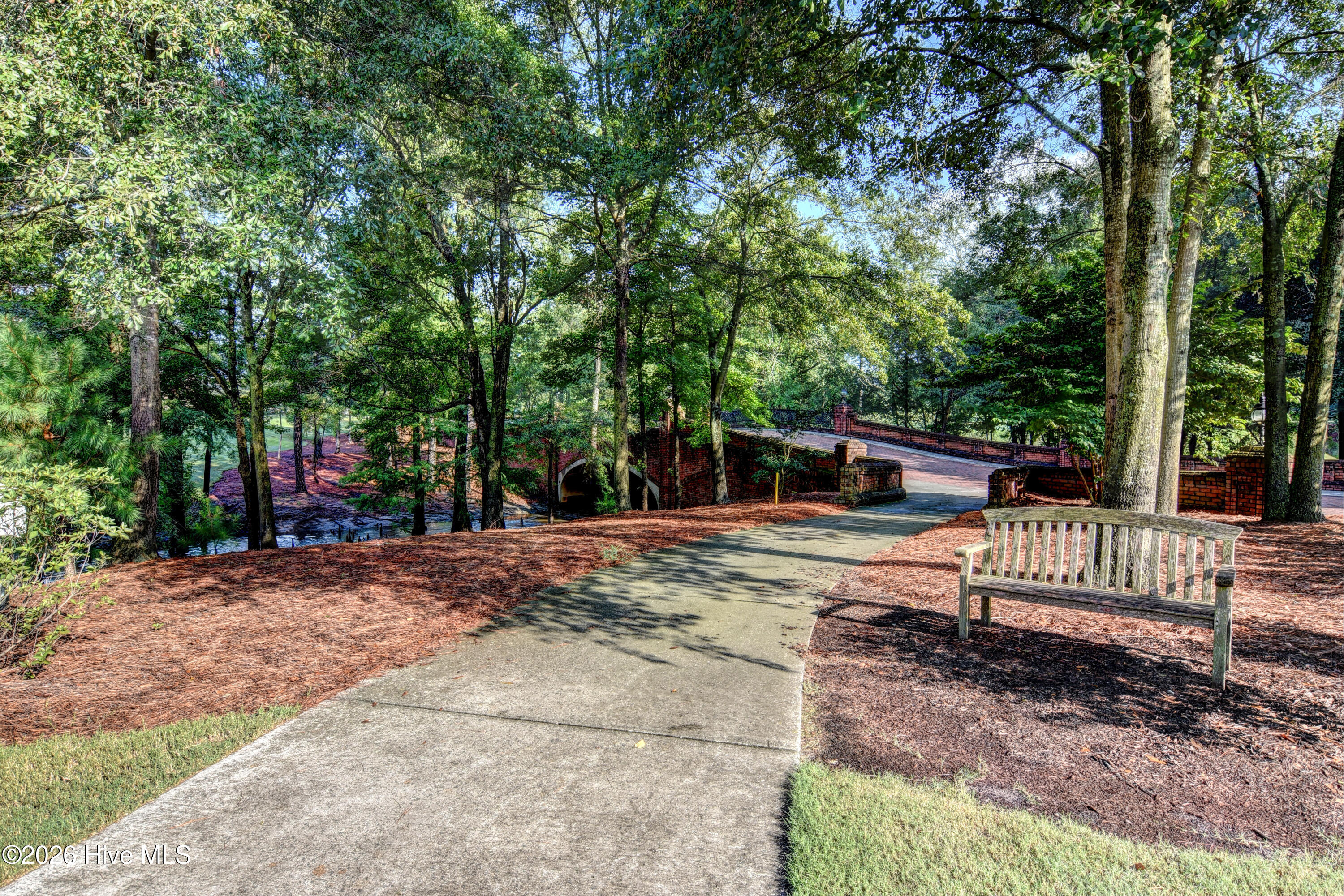 208 E Winding Way Property Photo 40