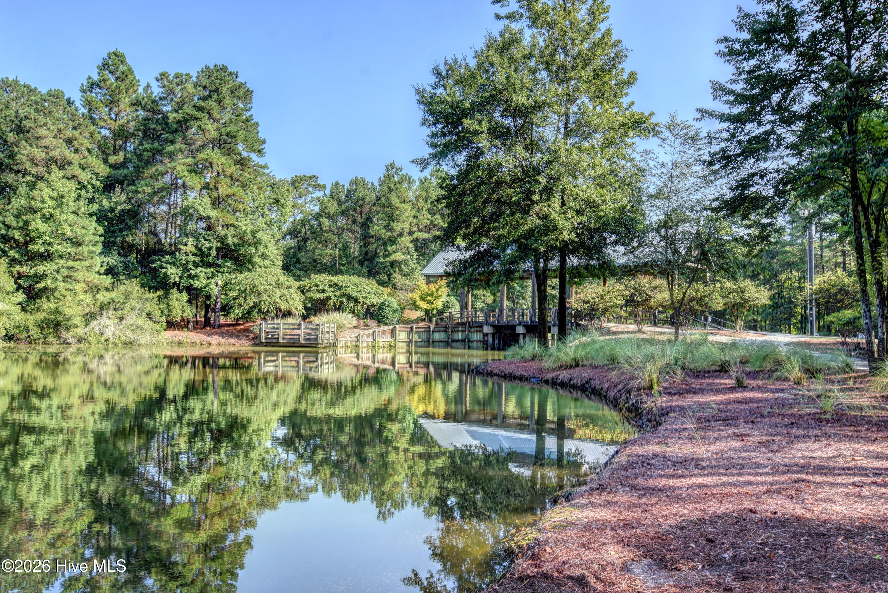 208 E Winding Way Property Photo 42