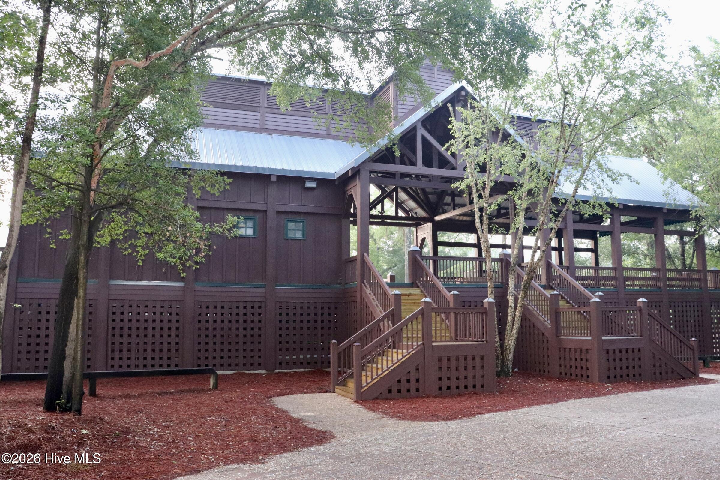 208 E Winding Way Property Photo 44