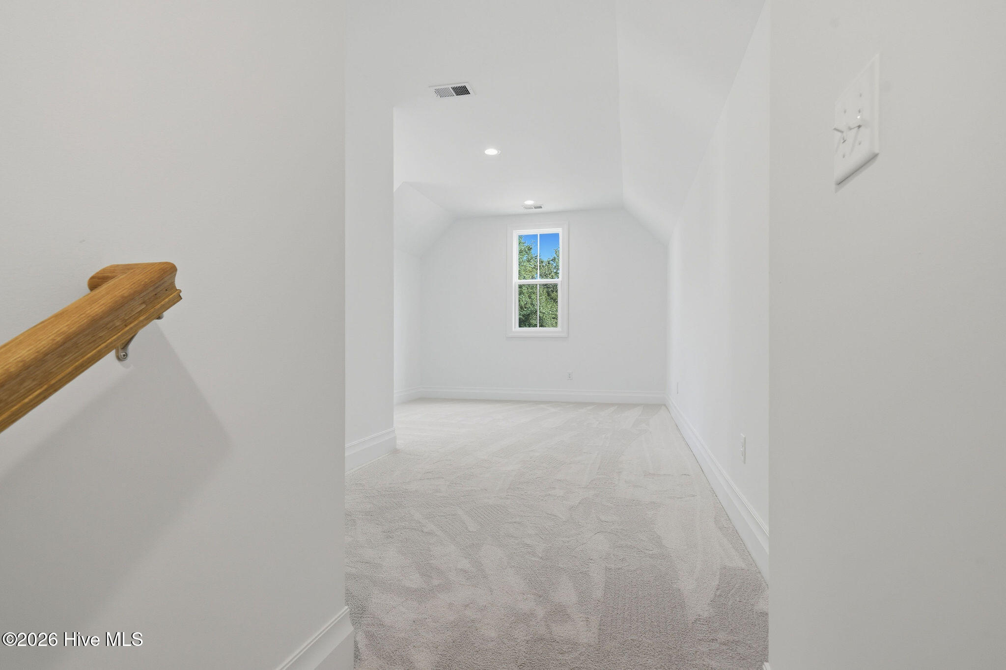208 E Winding Way Property Photo 90