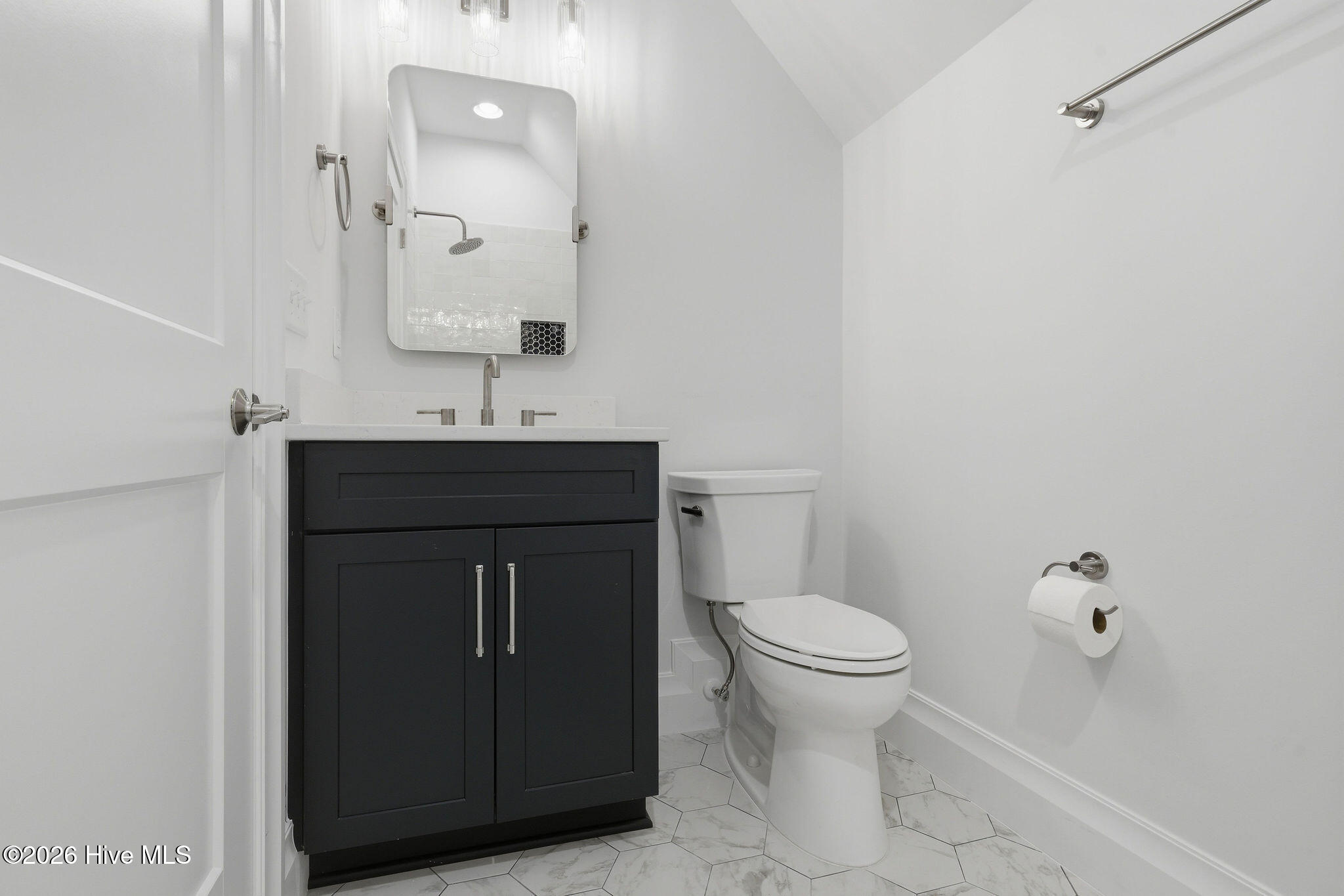208 E Winding Way Property Photo 92