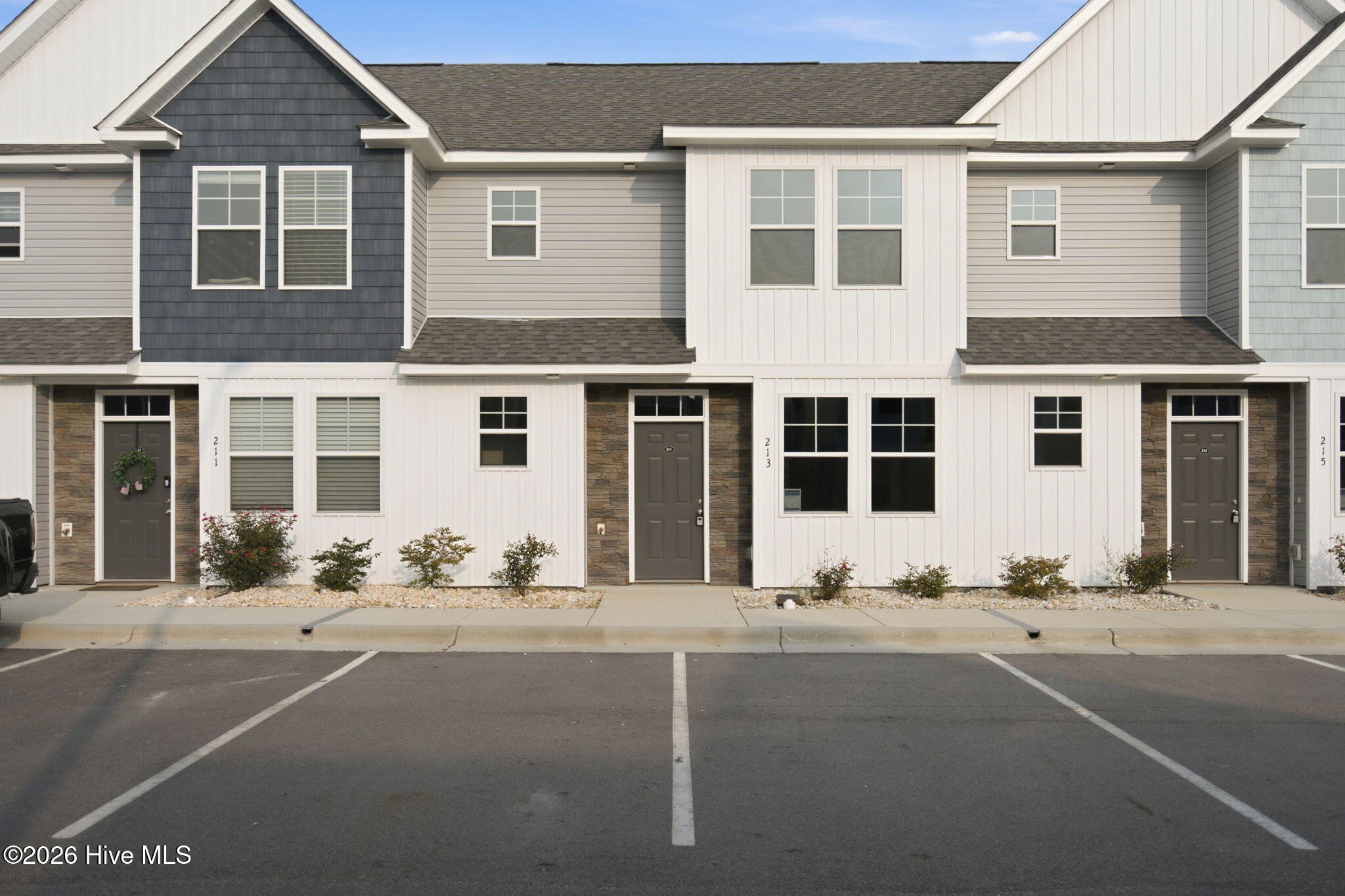 213 Sandy Cove Lane Property Photo 1